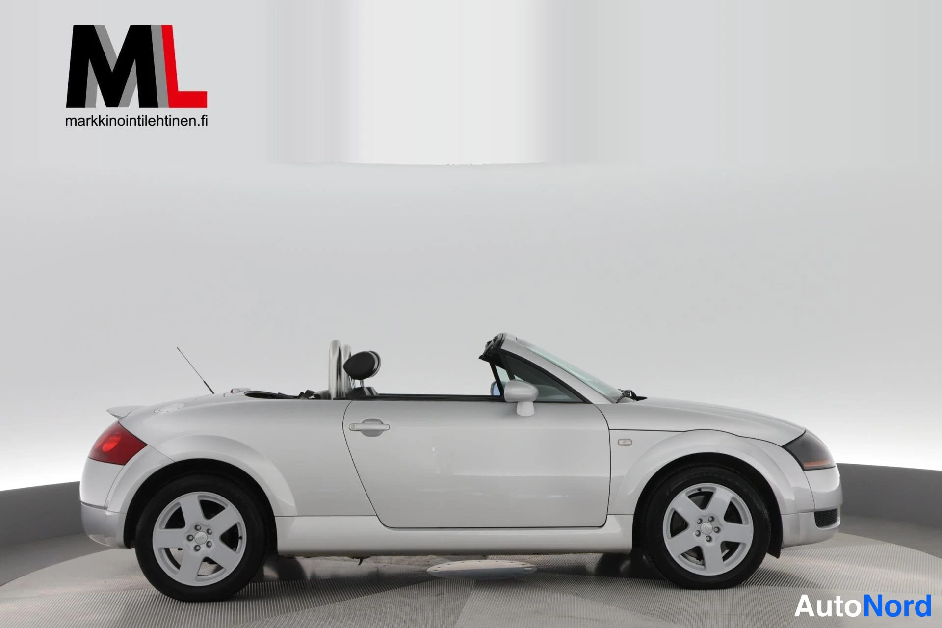 Harmaa Audi TT 2000, etuviisto, keula oikealle, kuva 4