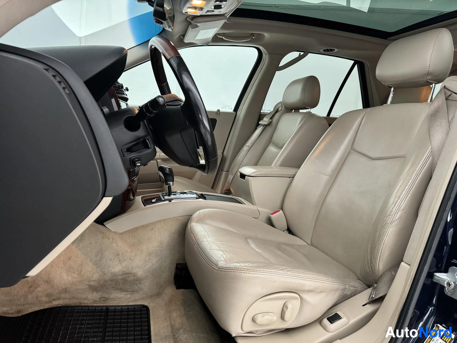 Sininen Cadillac SRX 2004, ohjaamo, kuva 11