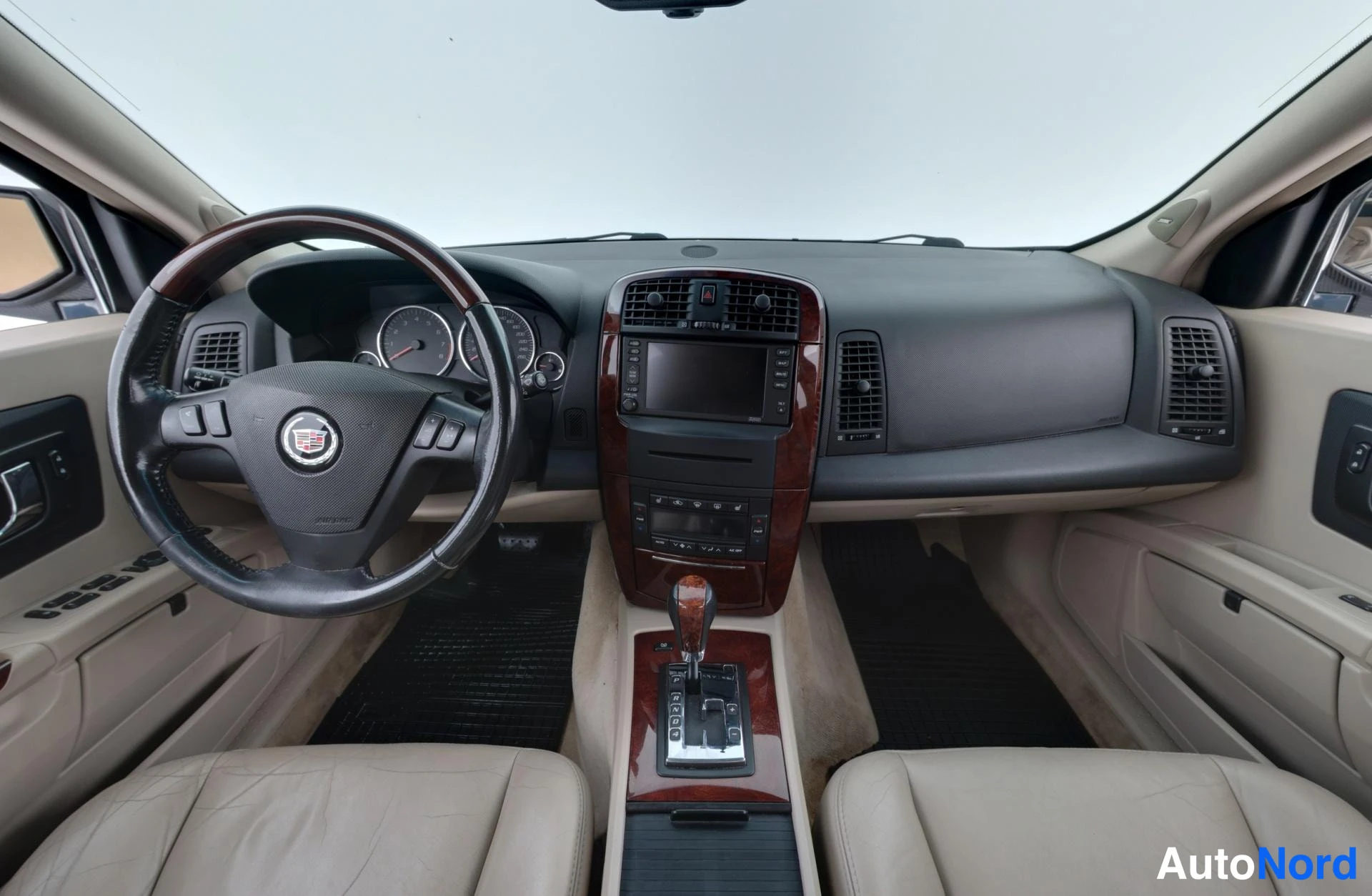 Sininen Cadillac SRX 2004, ohjaamo, kuva 7