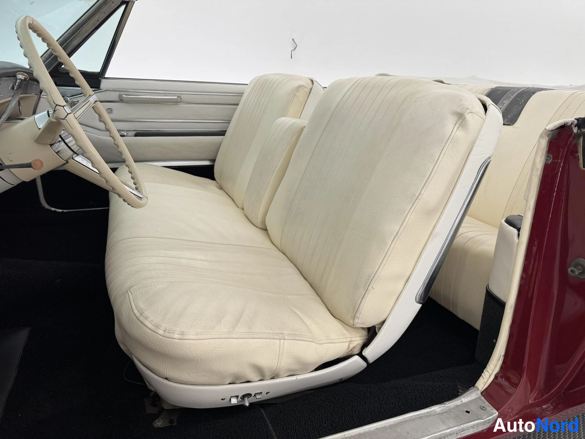 Punainen Cadillac De Ville Convertible 1966, etuistuimet, kuva 18