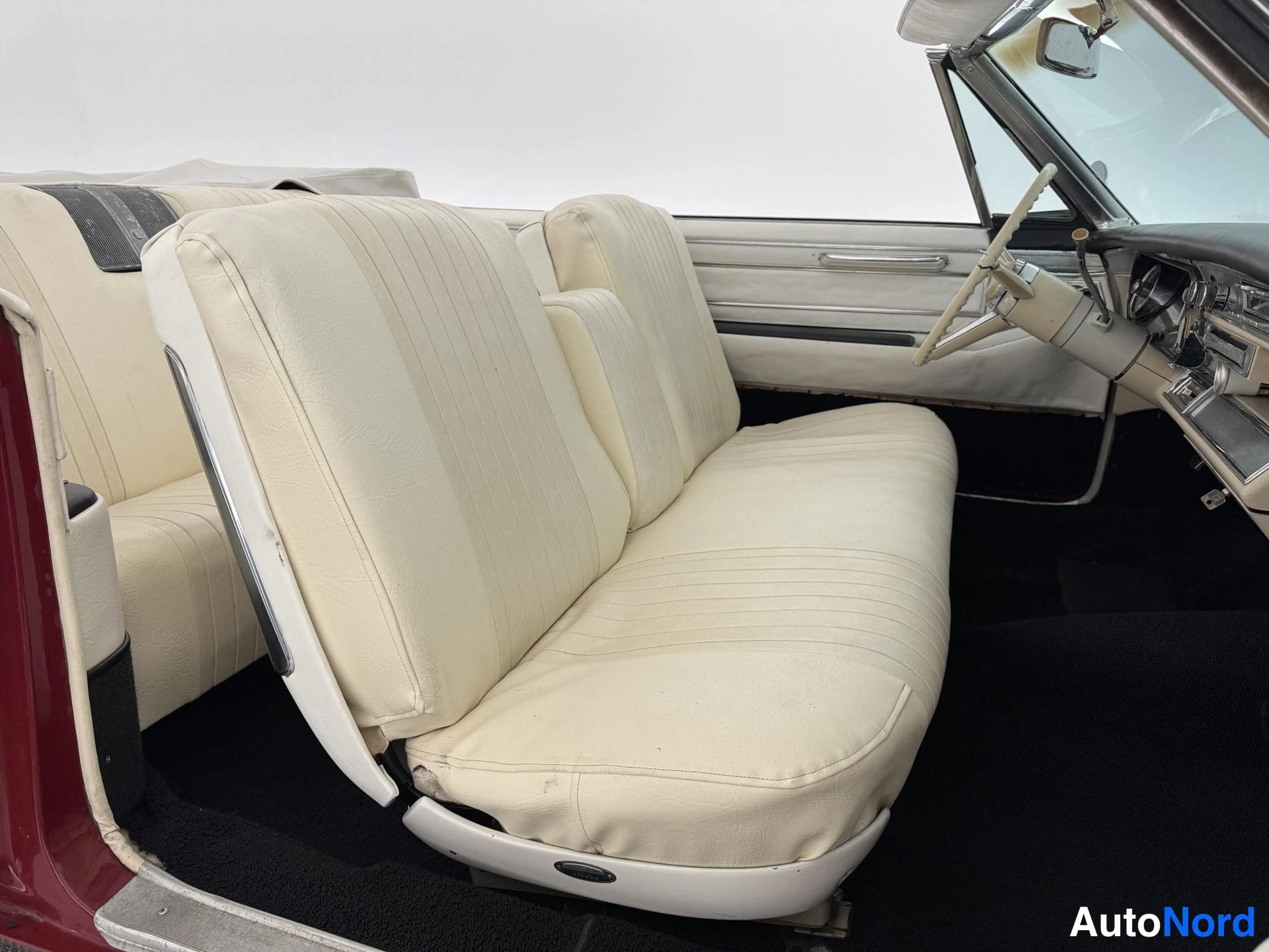 Punainen Cadillac De Ville Convertible 1966, etuistuimet, kuva 19