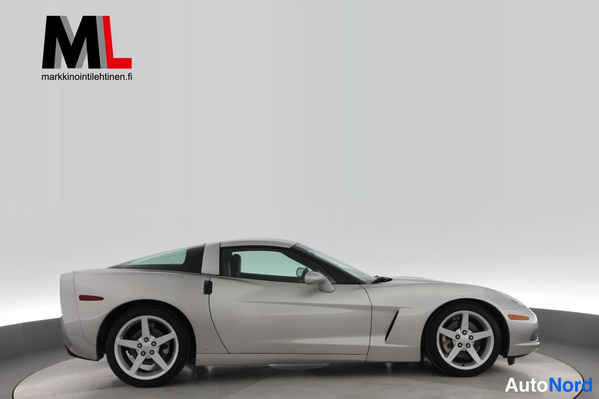 Harmaa Chevrolet Corvette 2007, etuviisto, keula oikealle, kuva 4
