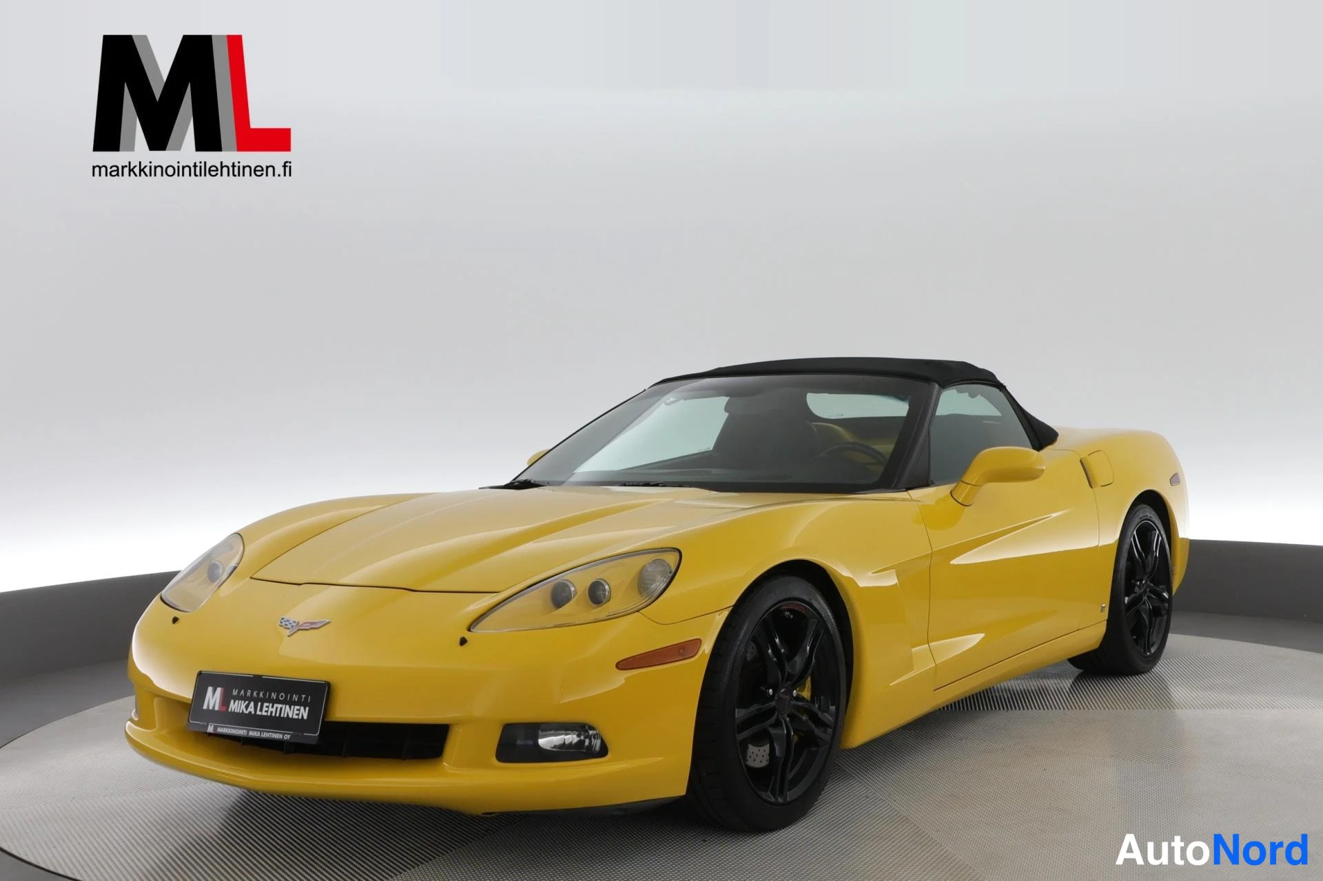 Keltainen Chevrolet Corvette 2007, etuviisto, keula vasemmalle, kuva 2