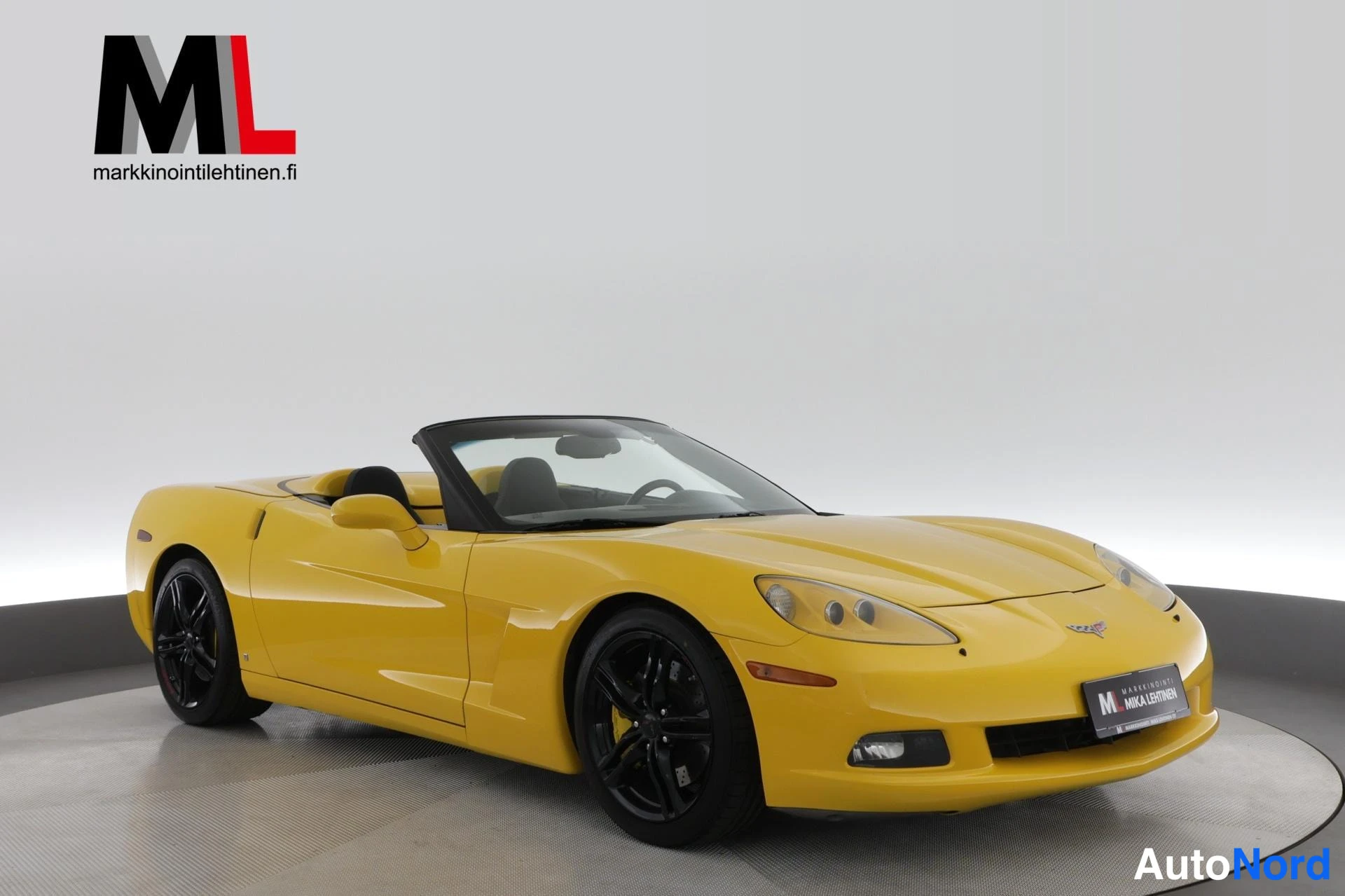 Keltainen Chevrolet Corvette 2007, etuviisto, keula oikealle, kuva 4