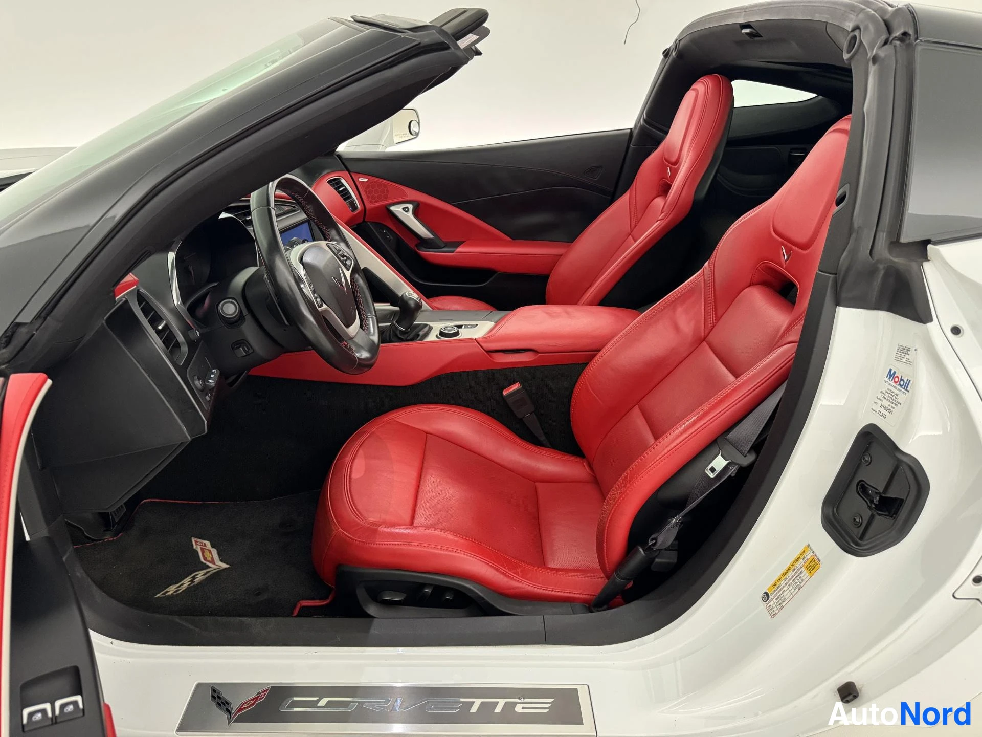 Valkoinen Chevrolet Corvette C7 2014, ohjaamo, kuva 17
