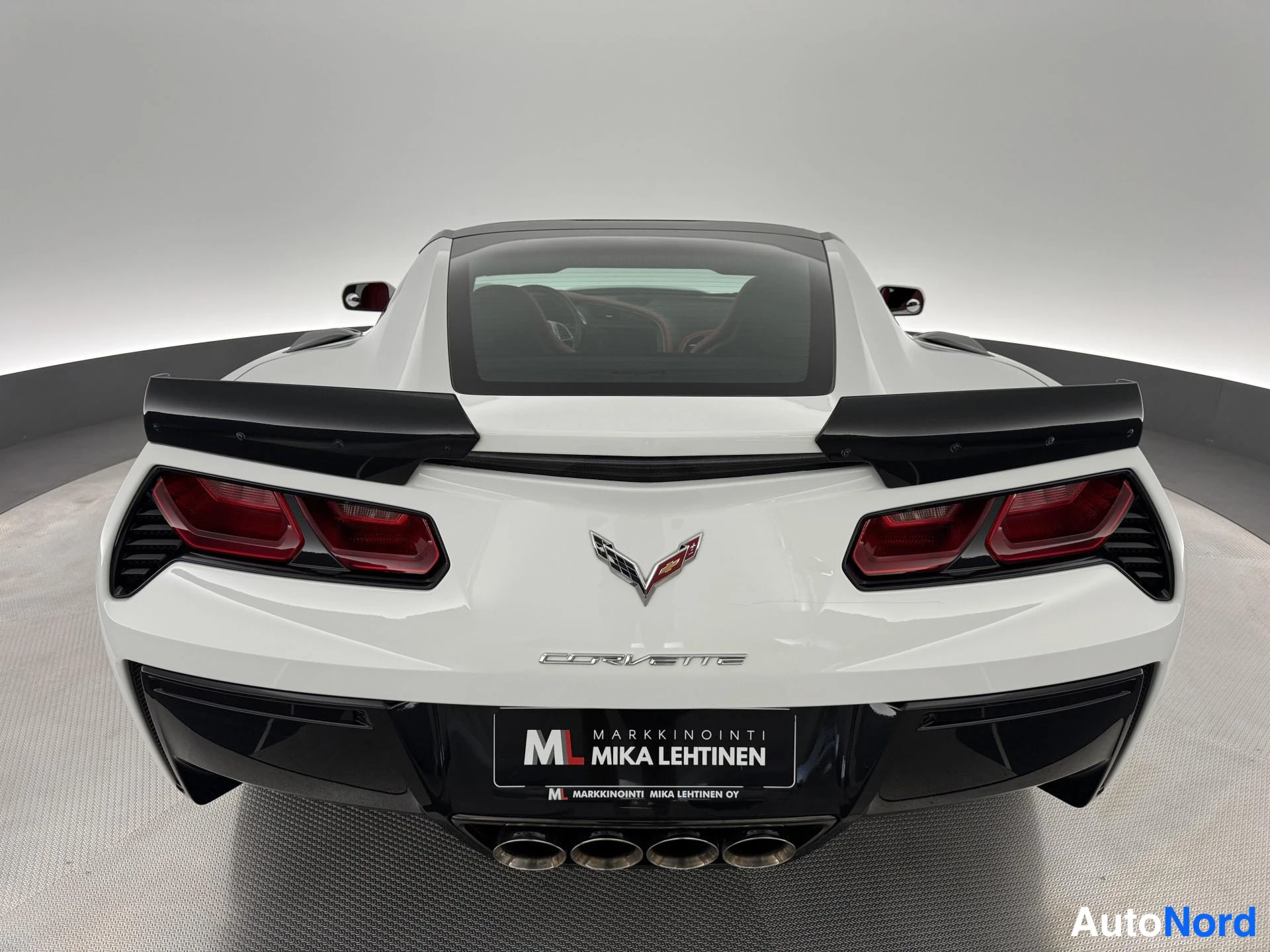 Valkoinen Chevrolet Corvette C7 2014, takaa, kuva 13