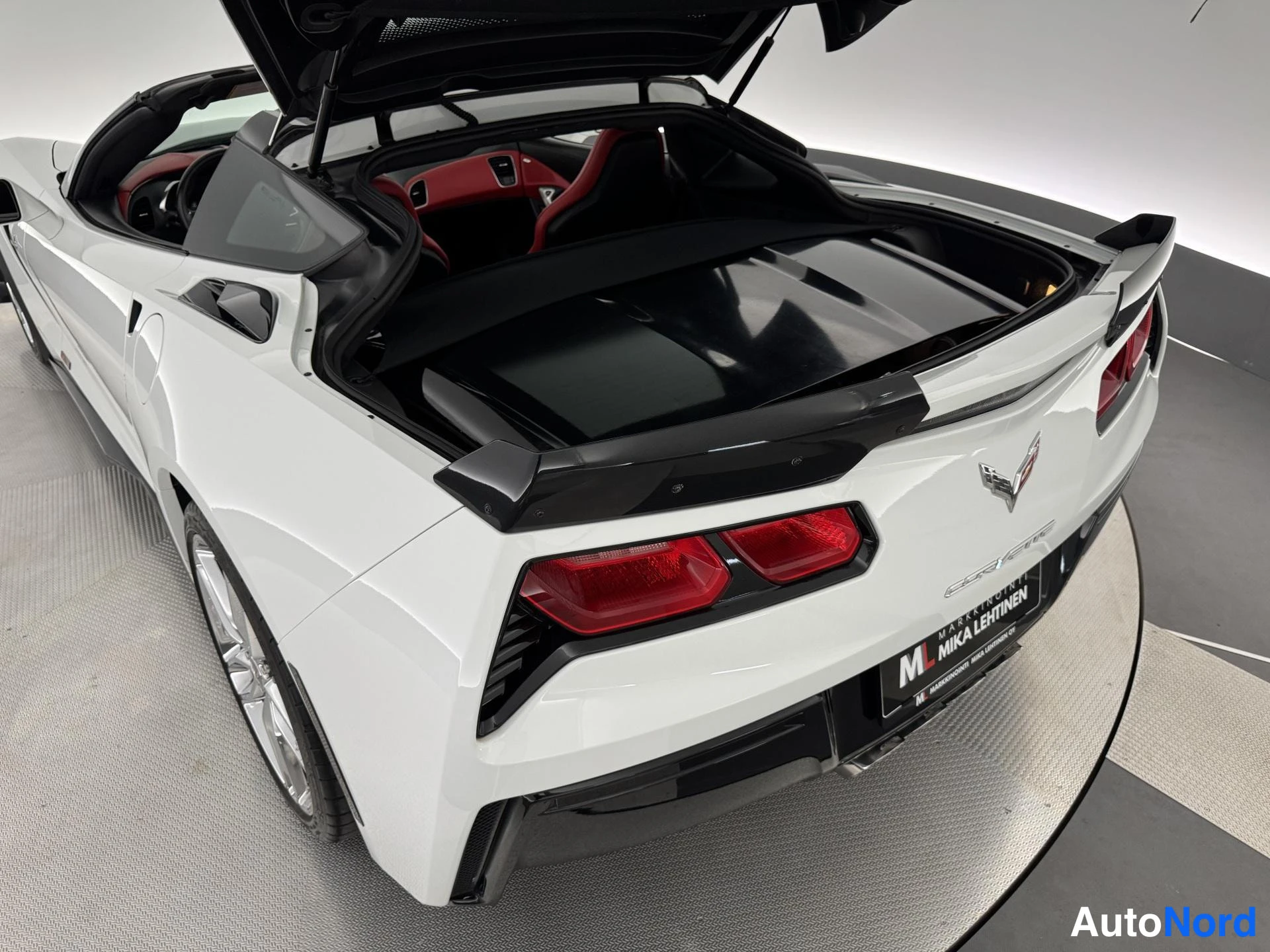 Valkoinen Chevrolet Corvette C7 2014, takaviisto, kuva 9