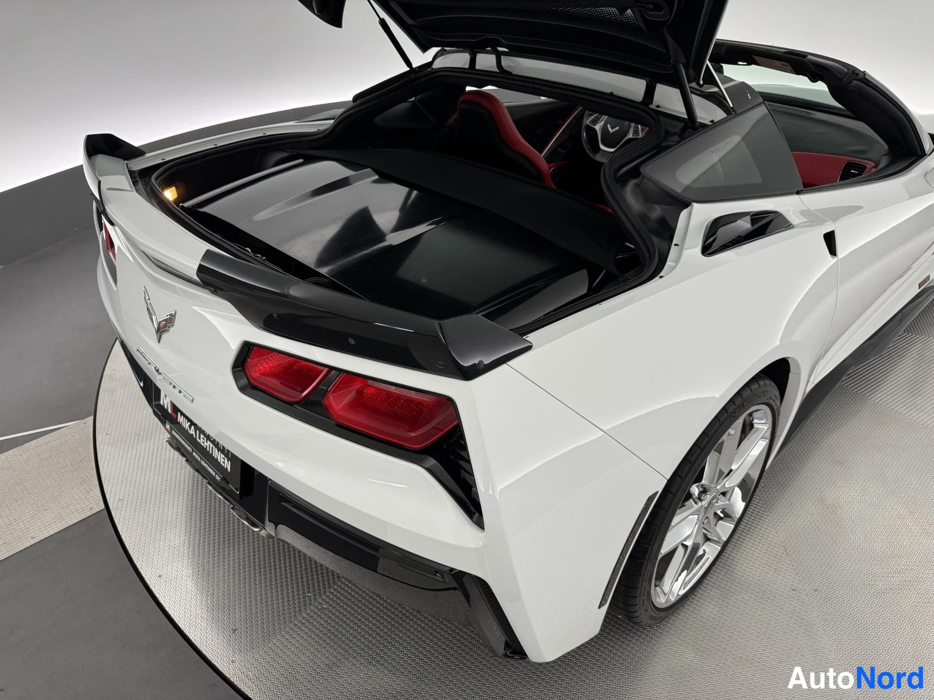 Valkoinen Chevrolet Corvette C7 2014, takaviisto, kuva 10