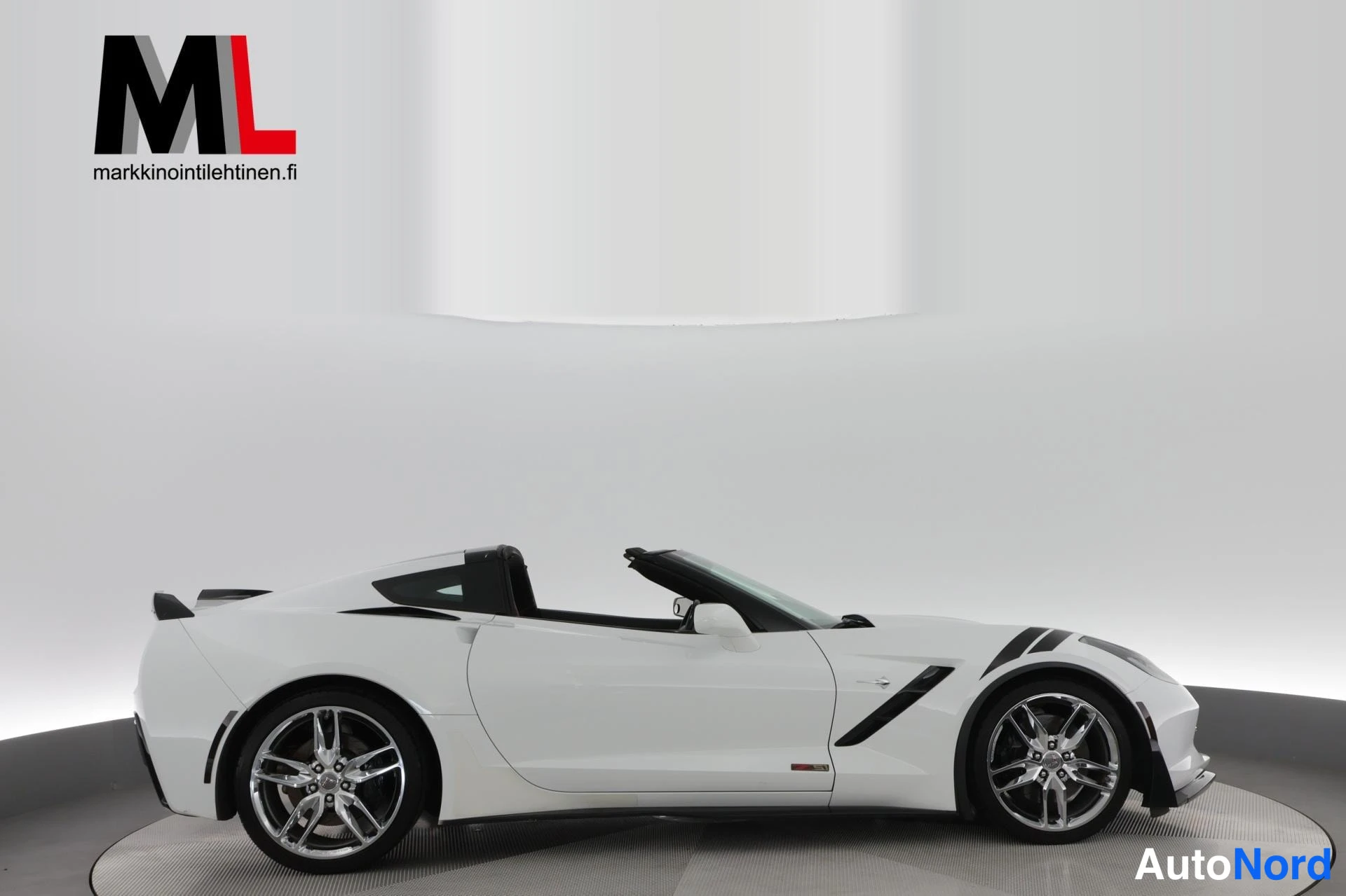 Valkoinen Chevrolet Corvette C7 2014, sivulta, kuva 4