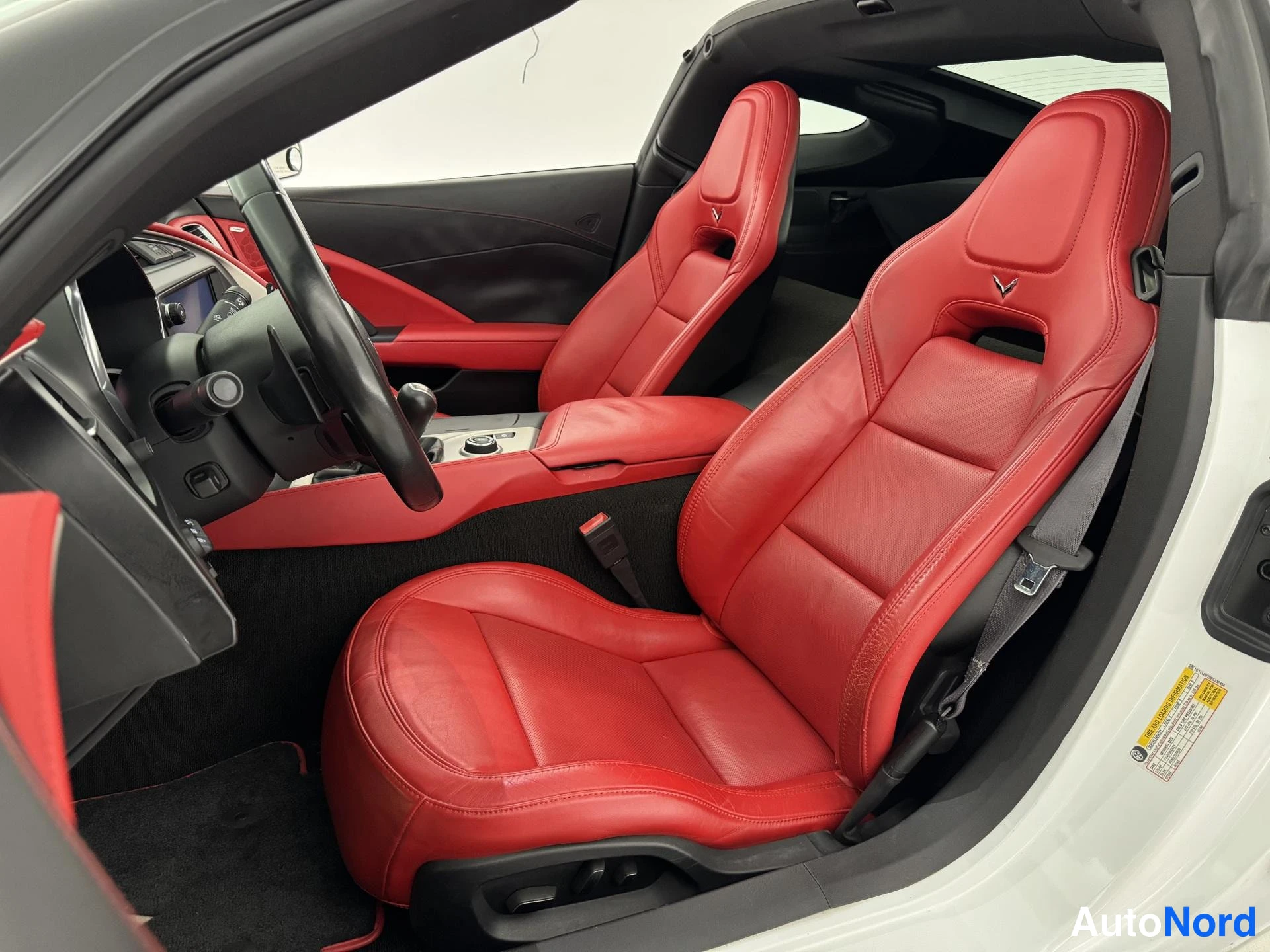 Valkoinen Chevrolet Corvette C7 2014, etuistuimet, kuva 22