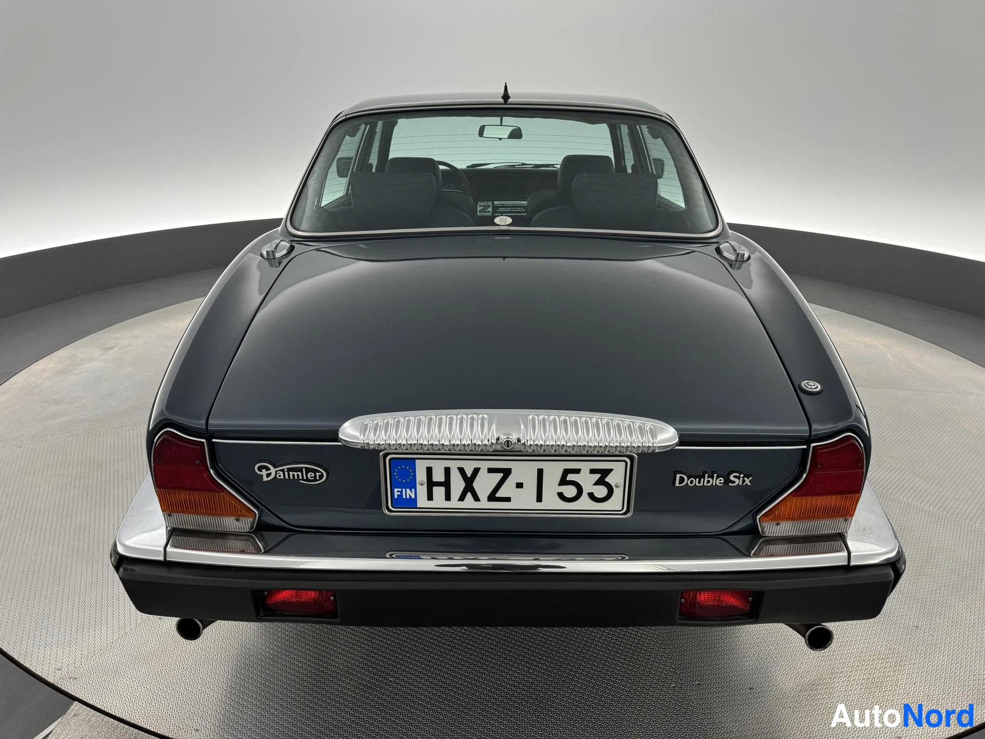 Sininen Daimler Double Six 1988, takaa, kuva 8