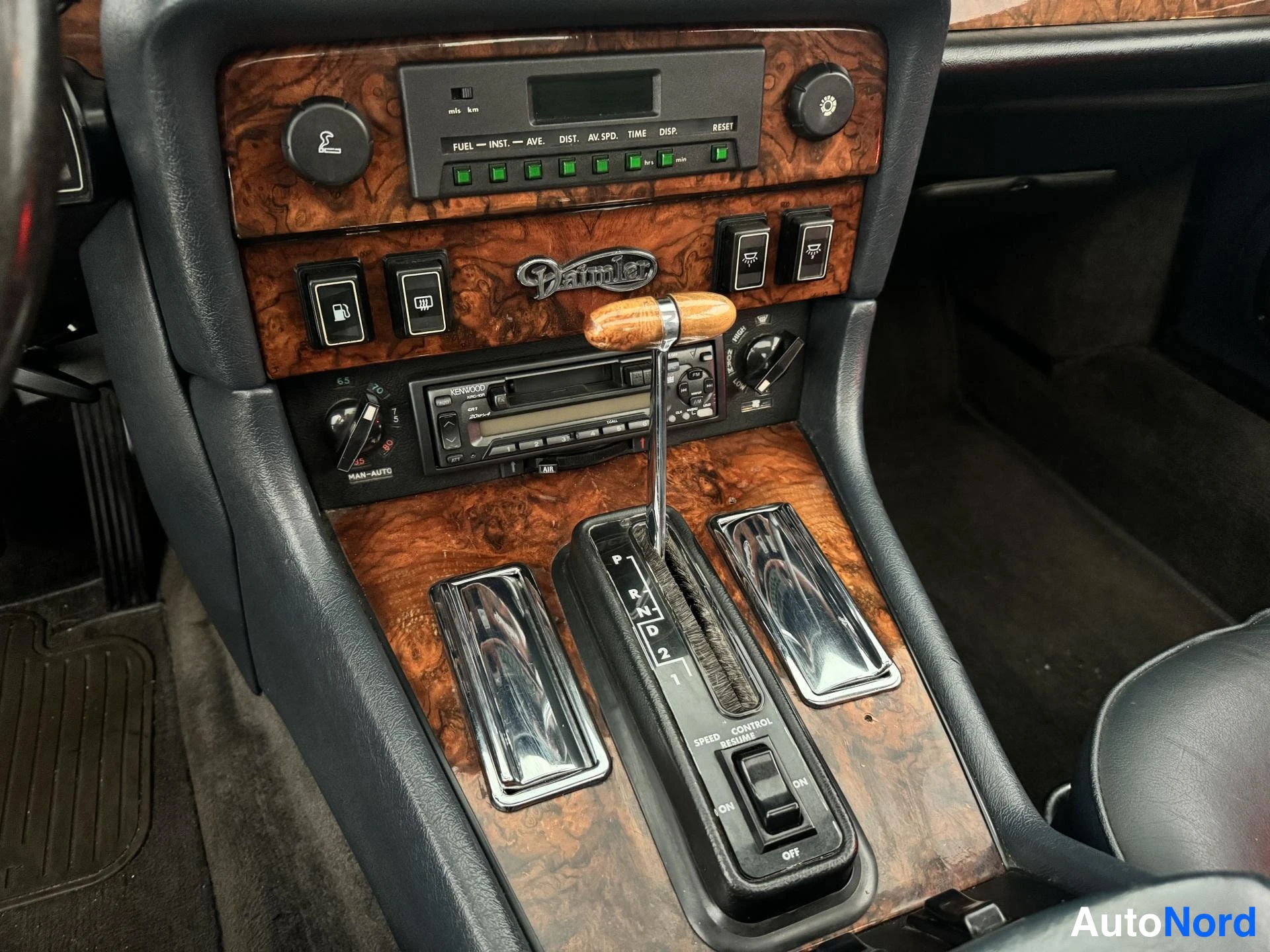 Sininen Daimler Double Six 1988, yksityiskohta, kuva 27