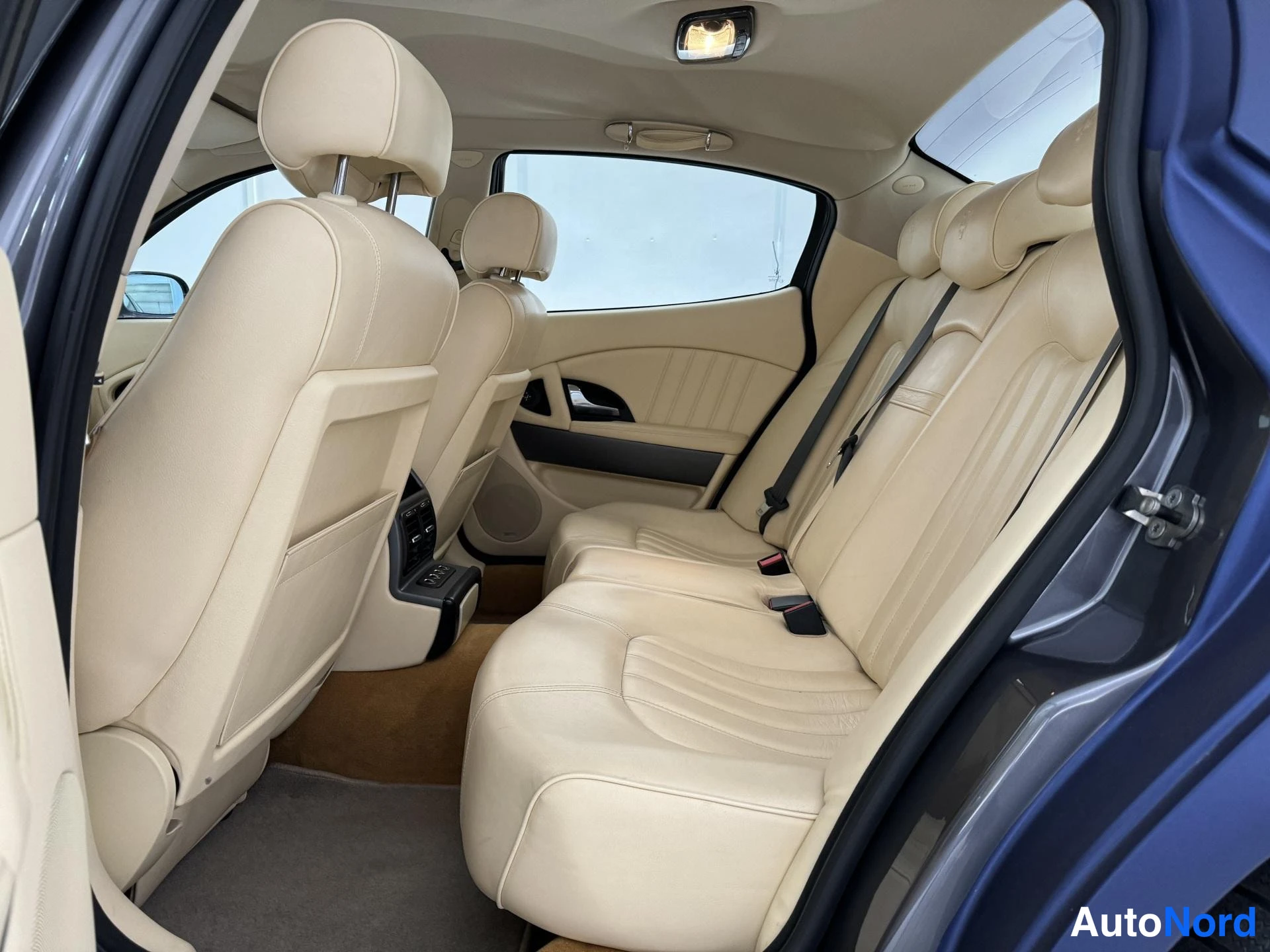 Hopea Maserati Quattroporte 2005, takaistuimet, kuva 20