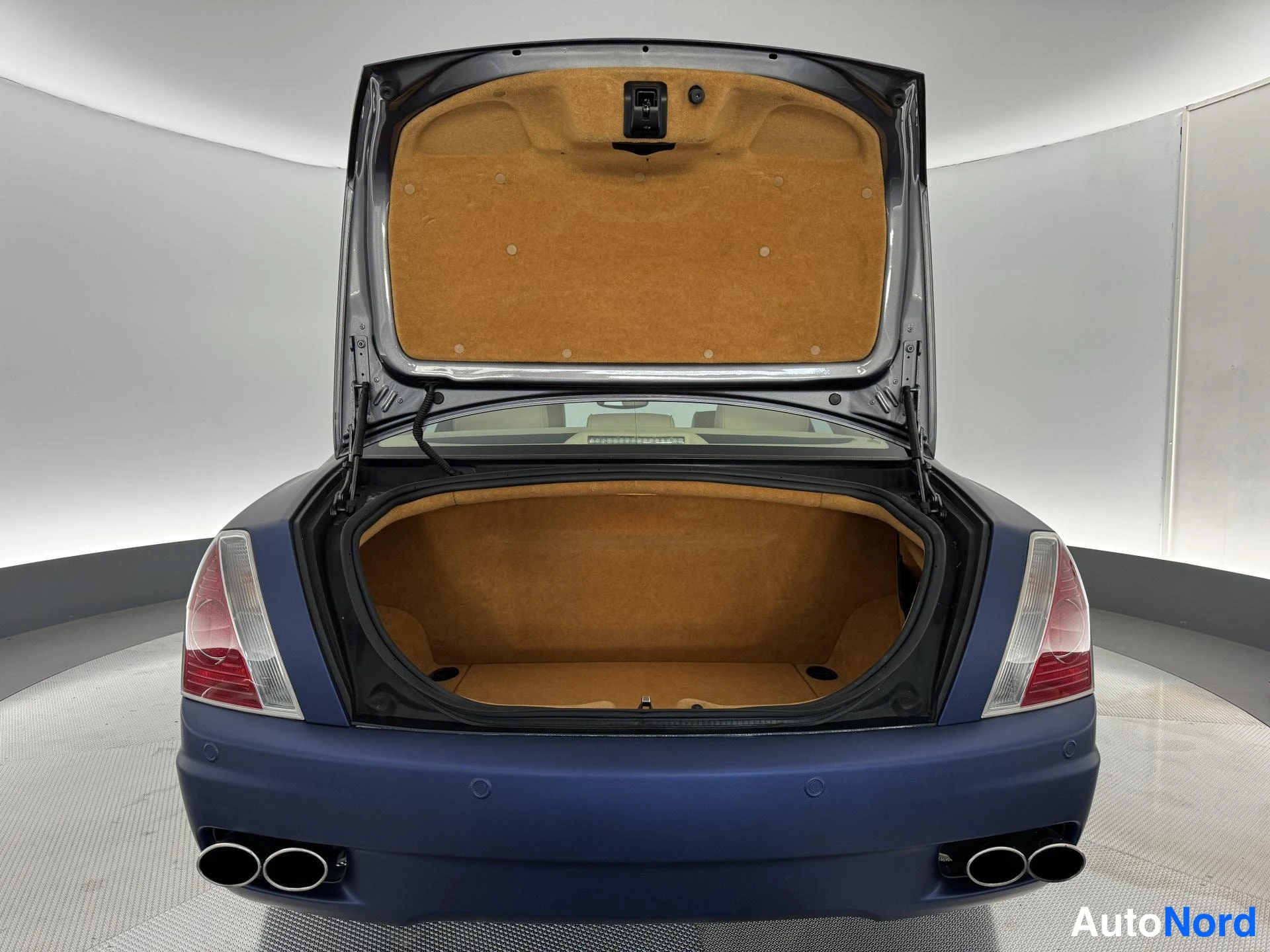 Hopea Maserati Quattroporte 2005, takaa, kuva 7