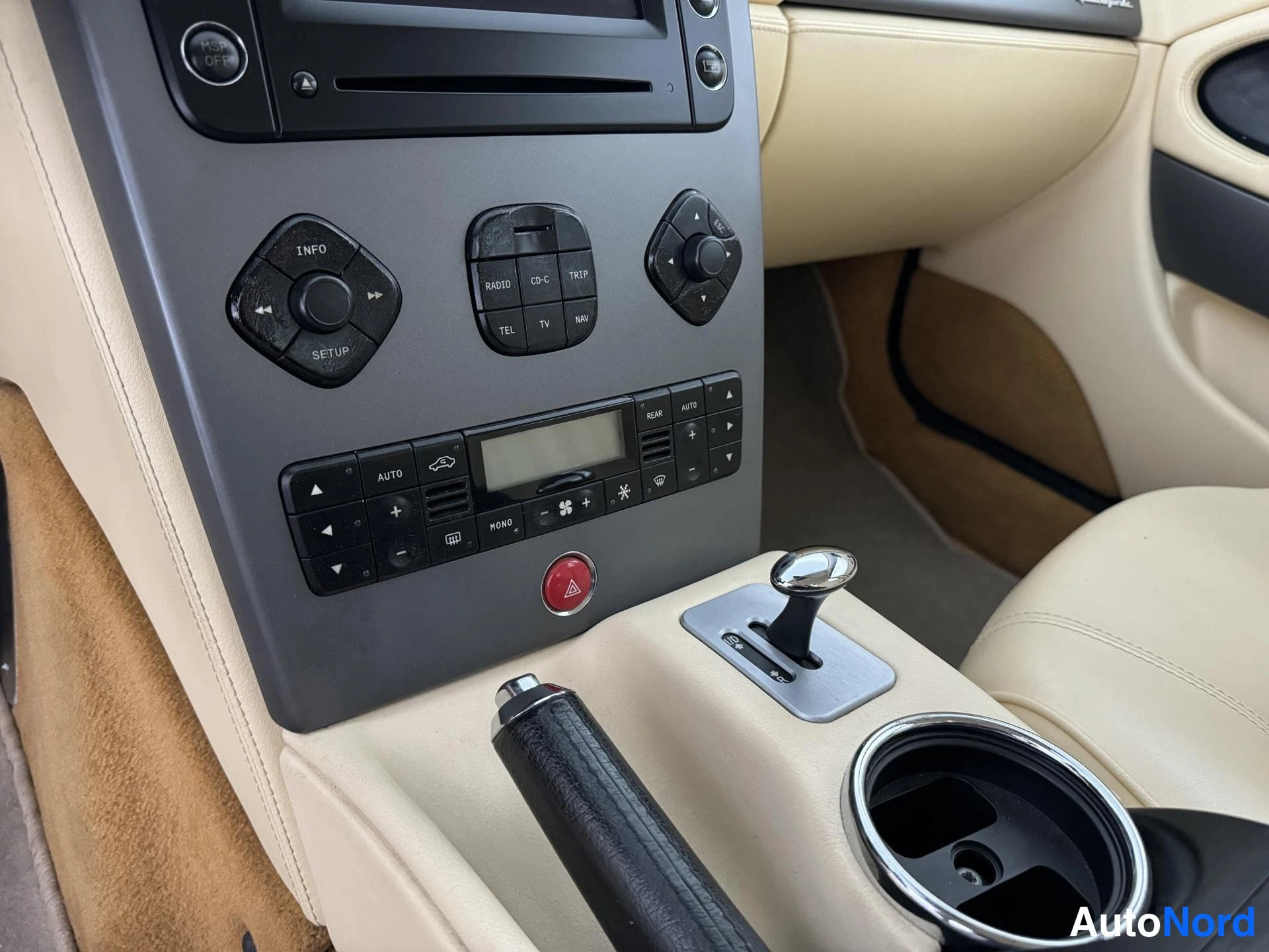 Hopea Maserati Quattroporte 2005, yksityiskohta, kuva 26