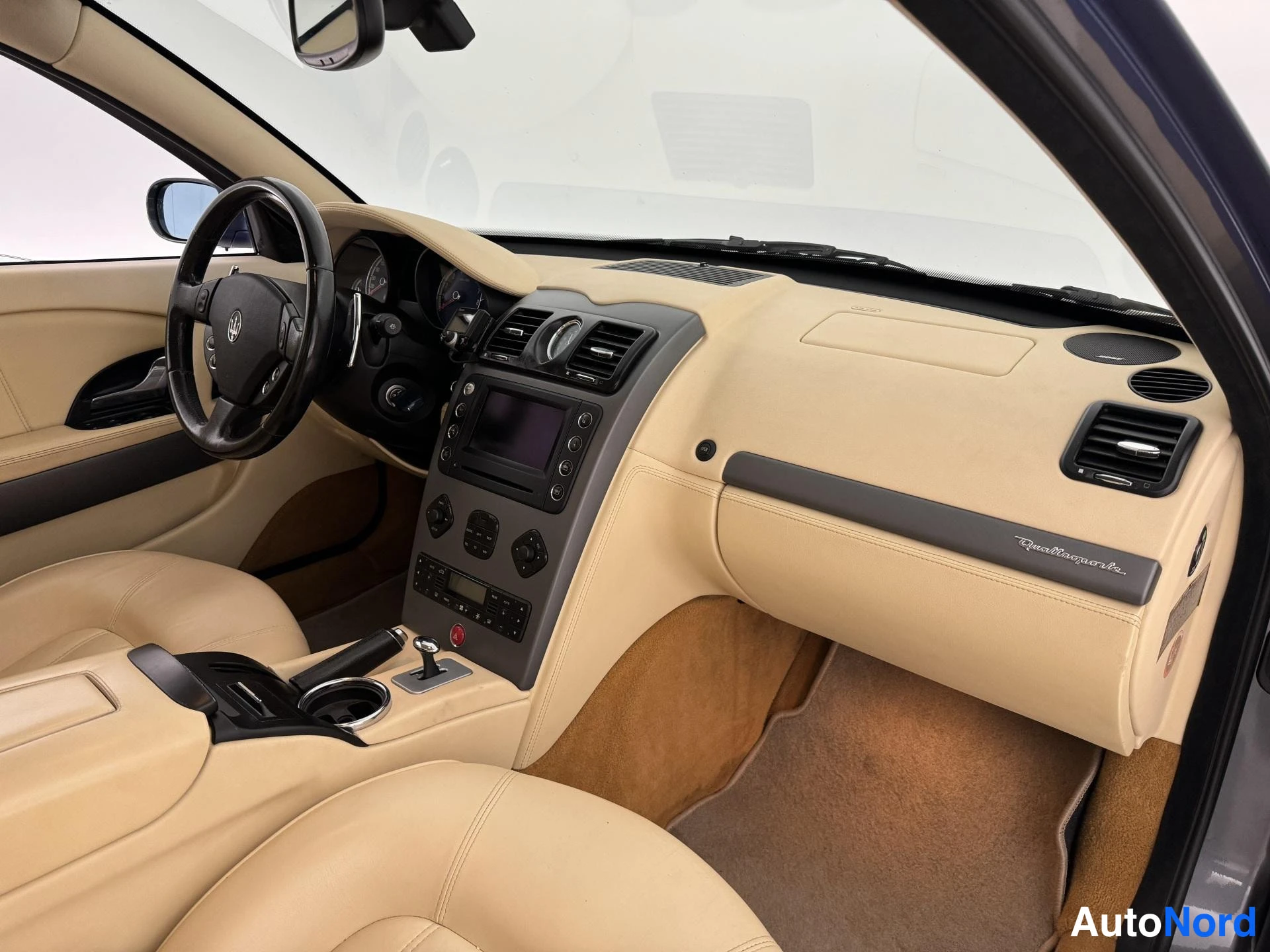 Hopea Maserati Quattroporte 2005, ohjaamo, kuva 12