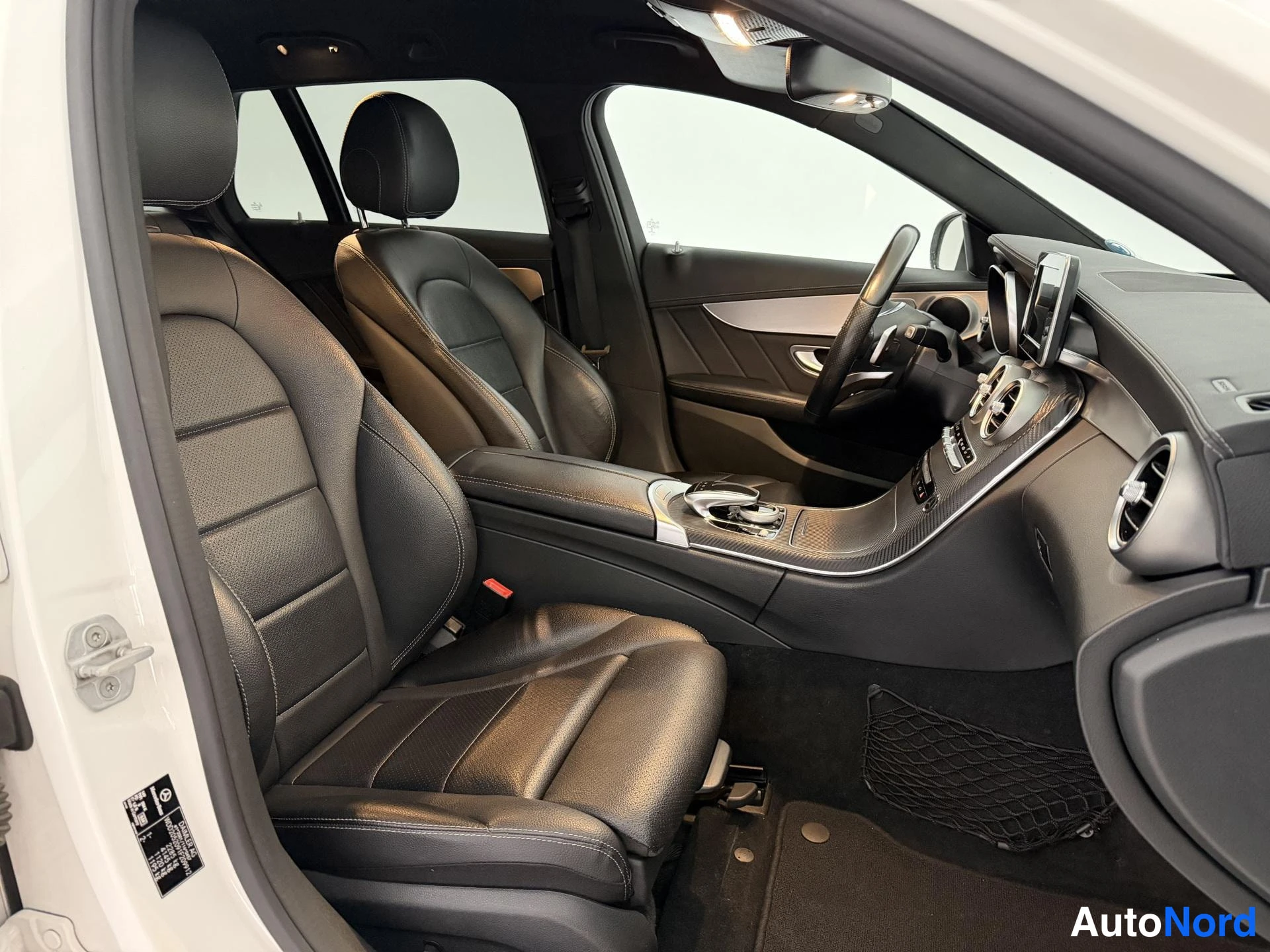 Valkoinen Mercedes-Benz C 250 CDI 4MATIC 2015, etuistuimet, kuva 16