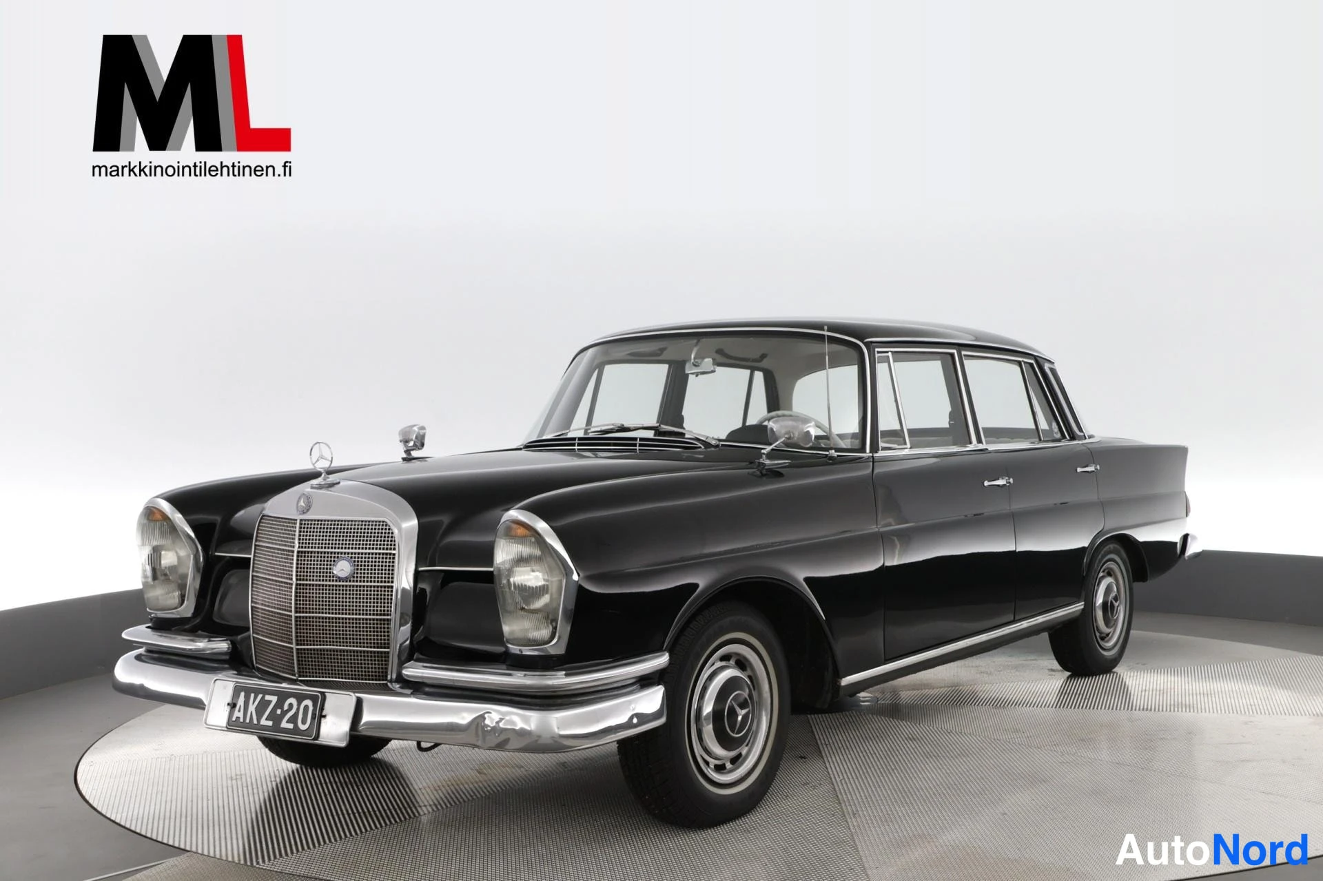 Mercedes-Benz S 220 W111 1964