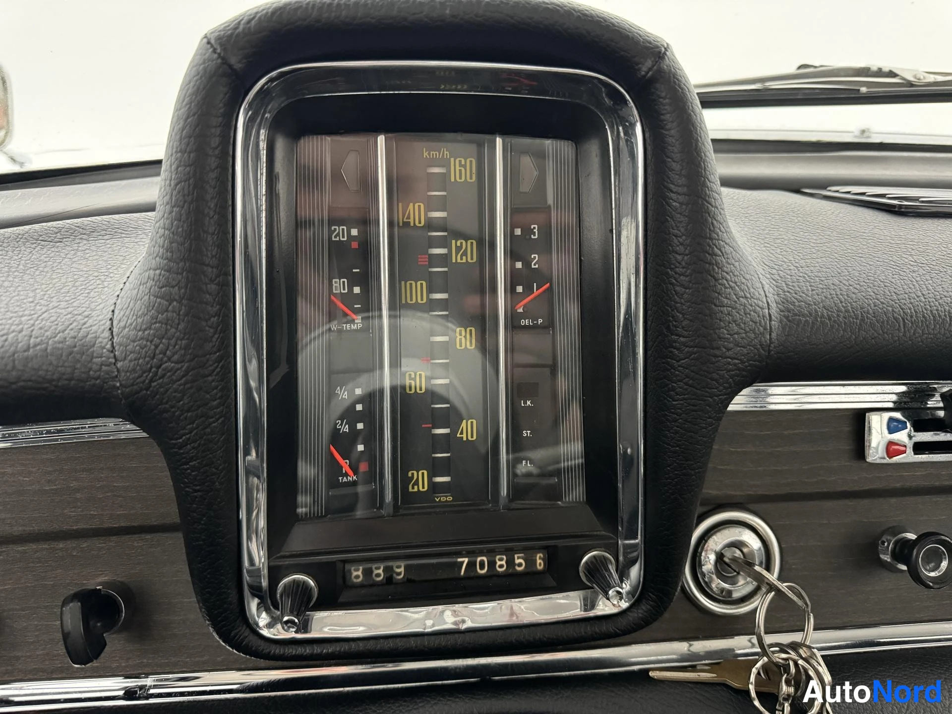 Musta Mercedes-Benz S 220 1964, yksityiskohta, kuva 30