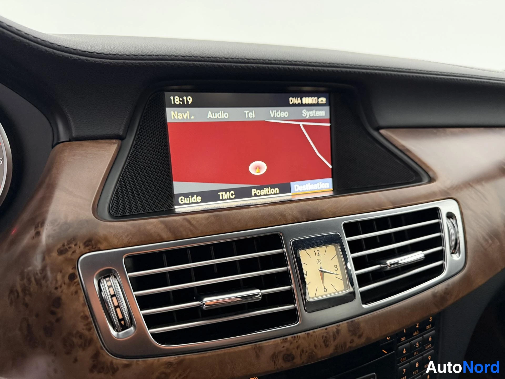 Harmaa Mercedes-Benz CLS 350 CDI 2011, yksityiskohta, kuva 25