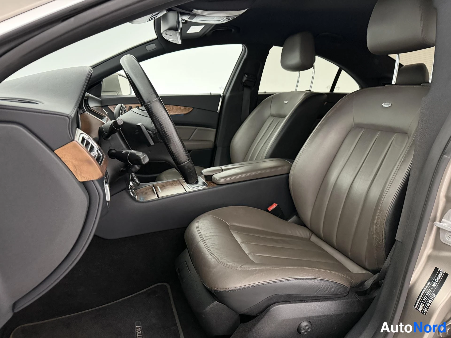 Harmaa Mercedes-Benz CLS 350 CDI 2011, etuistuimet, kuva 17