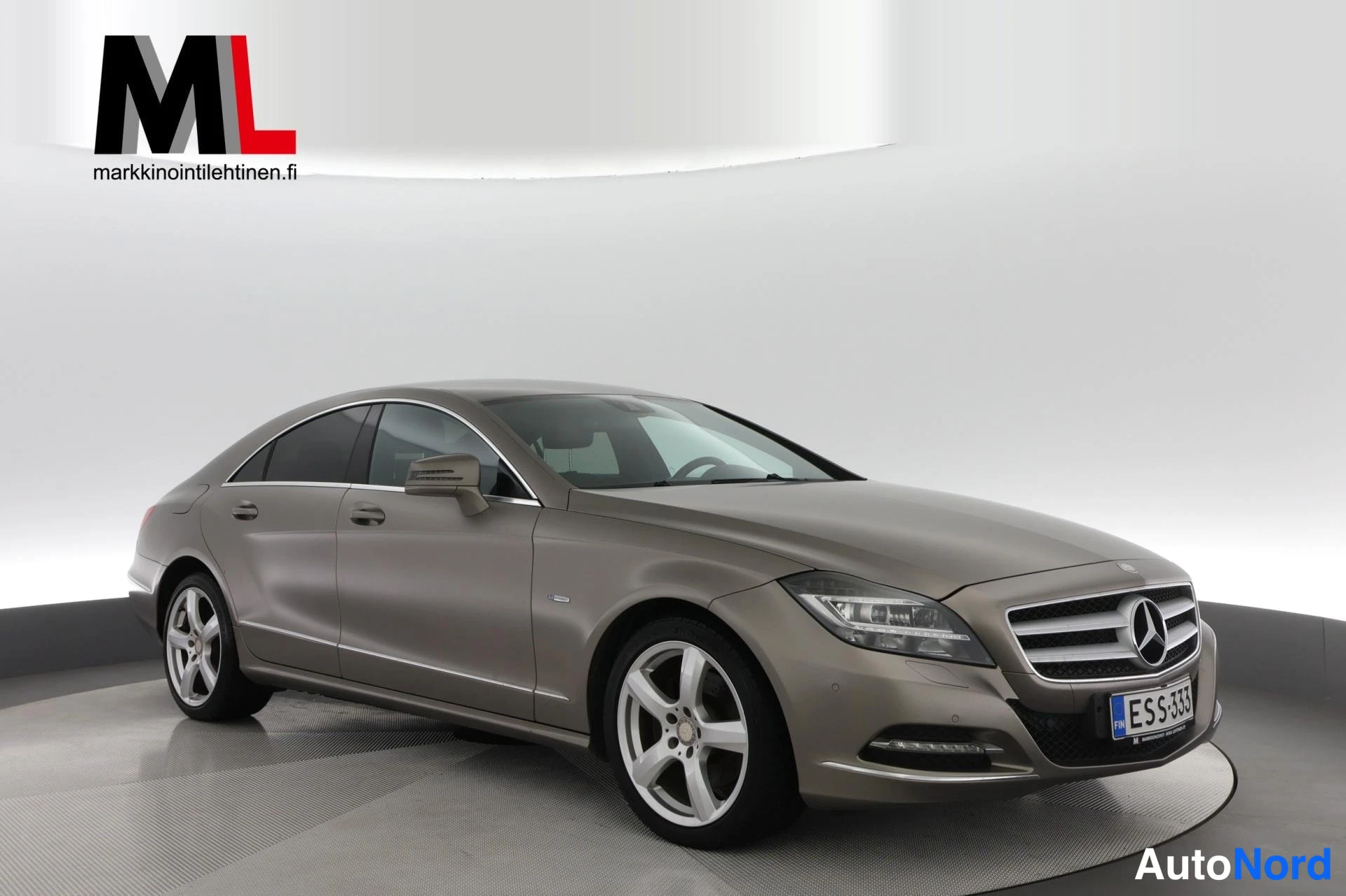 Harmaa Mercedes-Benz CLS 350 CDI 2011, etuviisto, keula oikealle, kuva 2