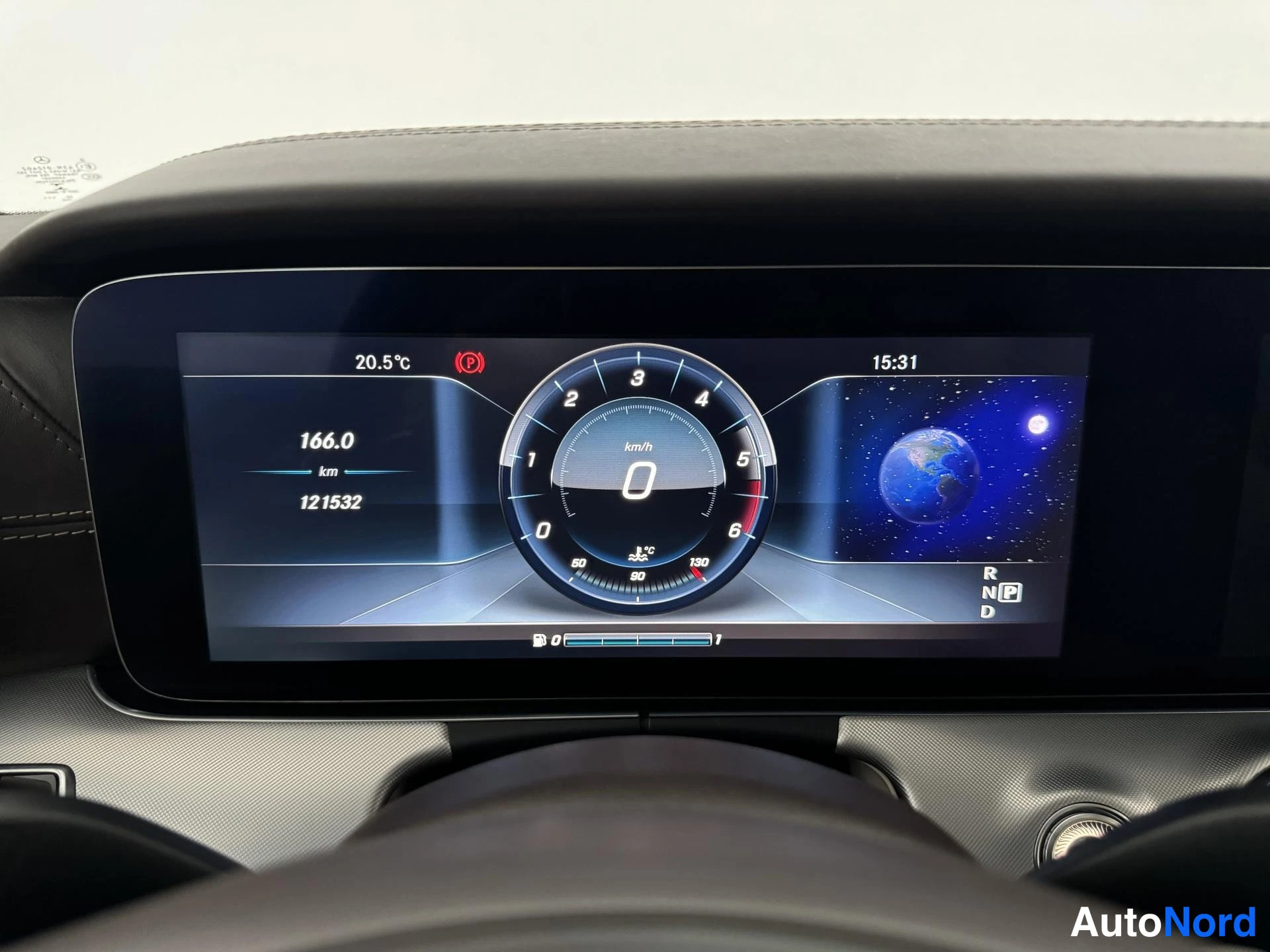 Vihreä Mercedes-Benz E 220 d 4MATIC 2017, yksityiskohta, kuva 24