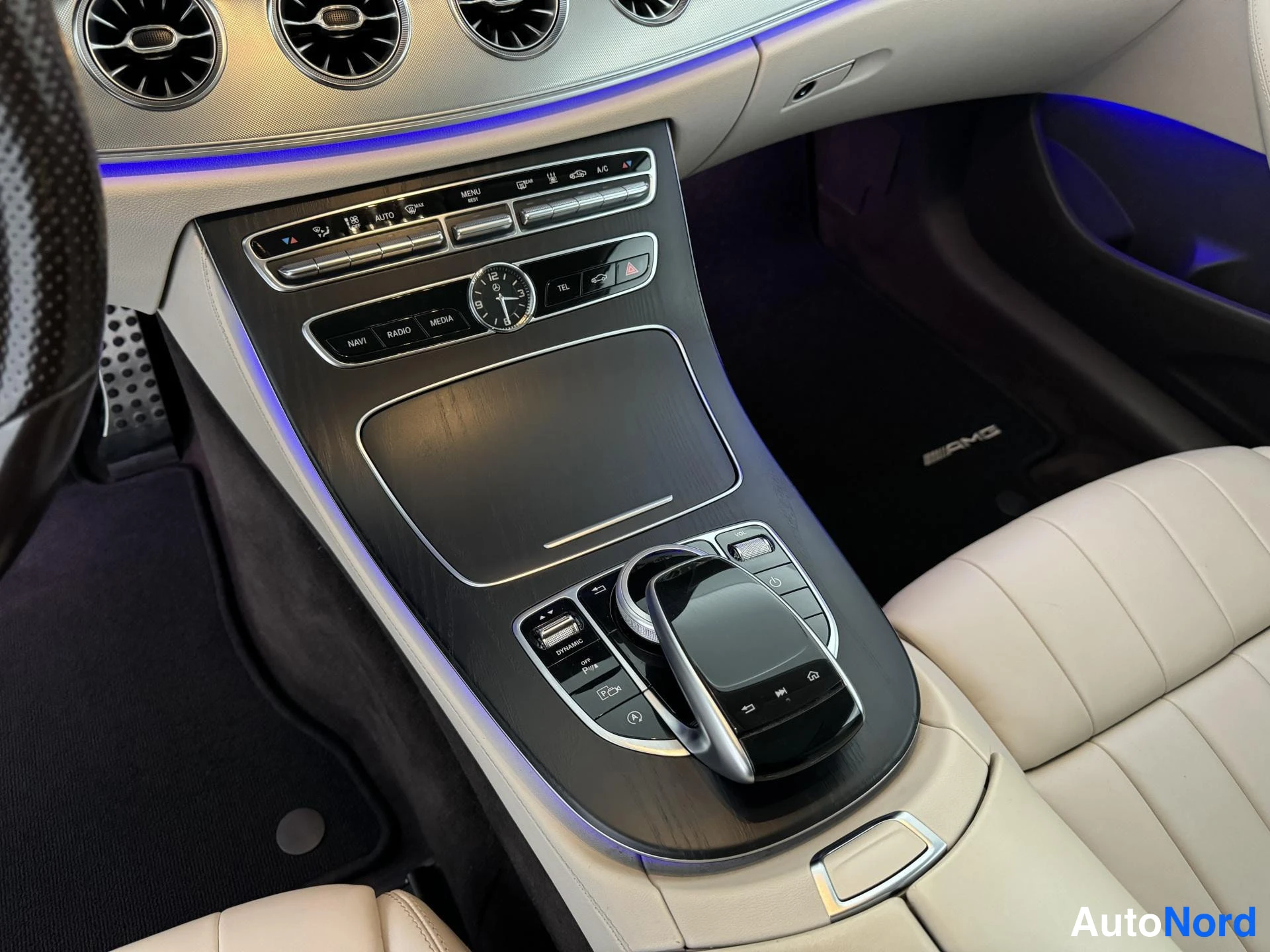 Vihreä Mercedes-Benz E 220 d 4MATIC 2017, yksityiskohta, kuva 29
