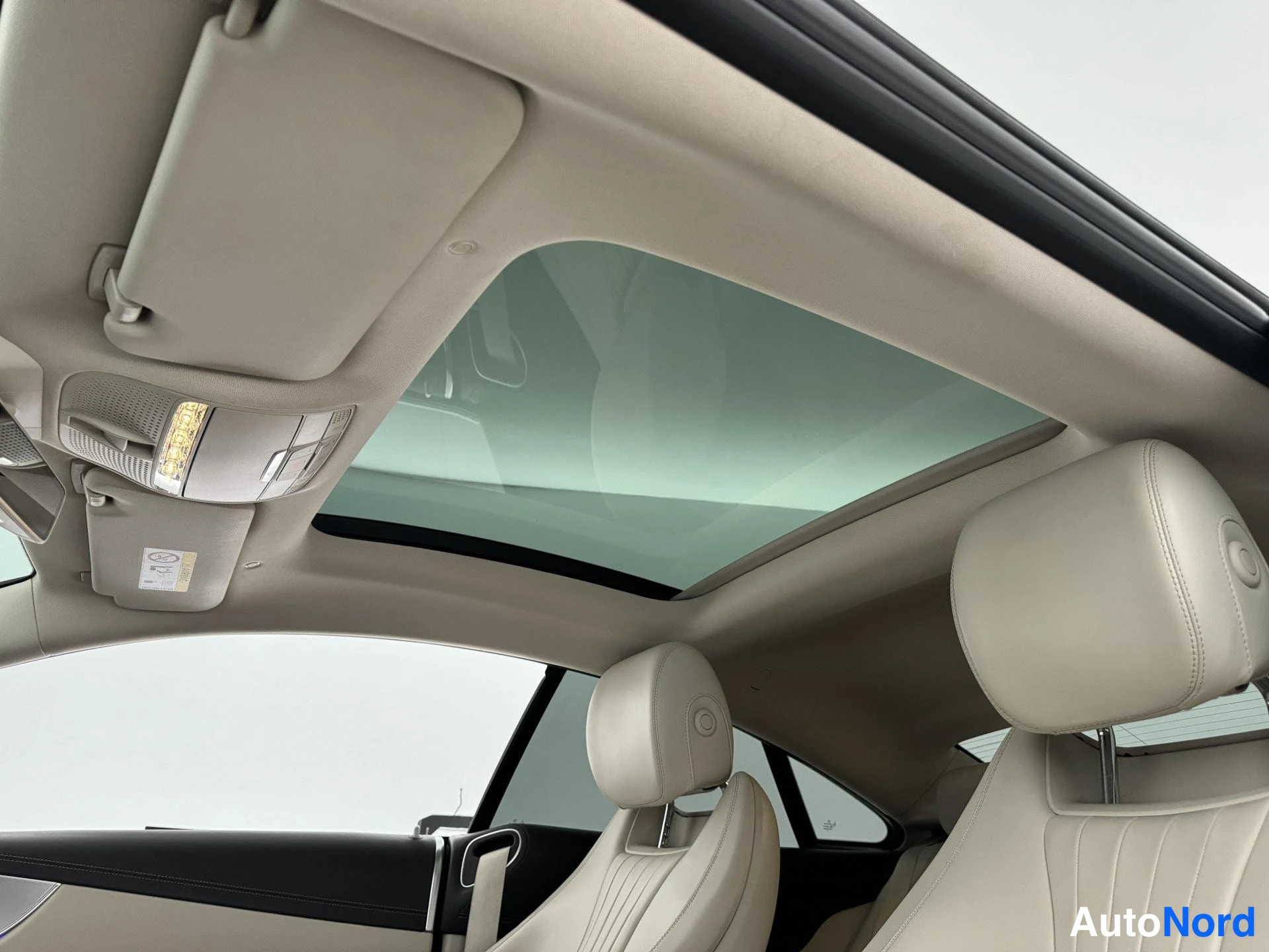 Vihreä Mercedes-Benz E 220 d 4MATIC 2017, ohjaamo, kuva 14