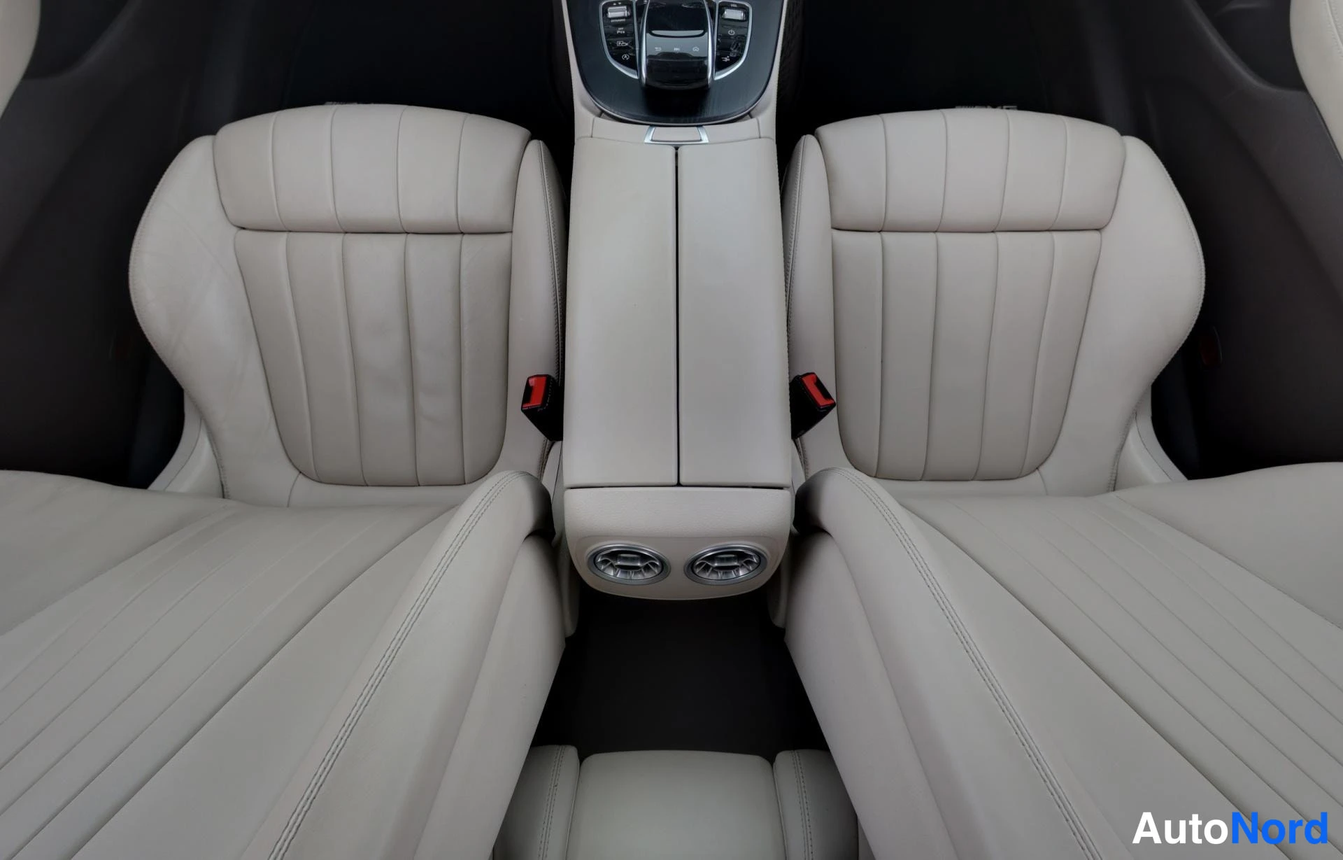 Vihreä Mercedes-Benz E 220 d 4MATIC 2017, etuistuimet, kuva 21
