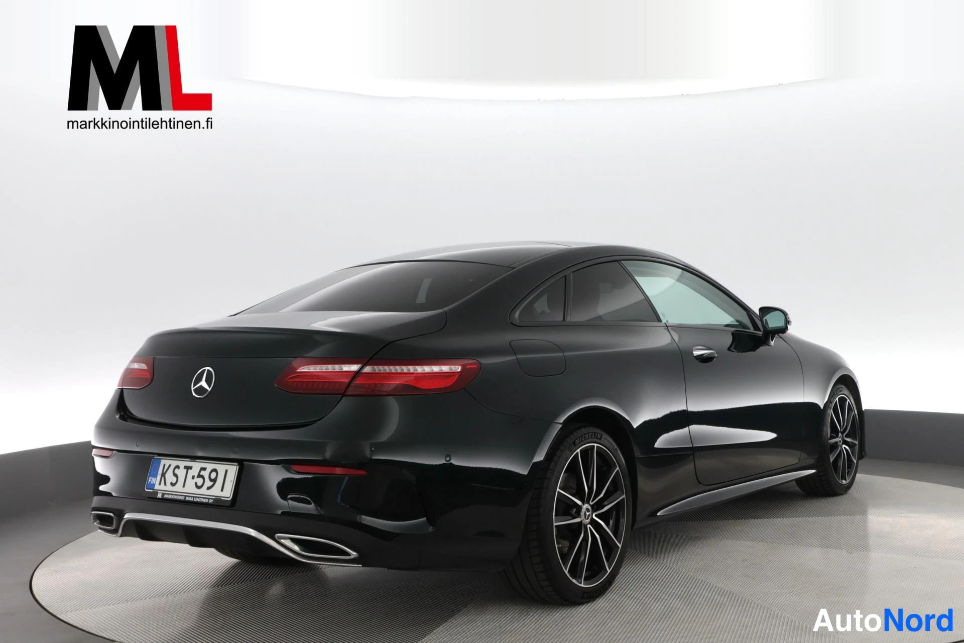 Vihreä Mercedes-Benz E 220 d 4MATIC 2017, takaviisto, kuva 7