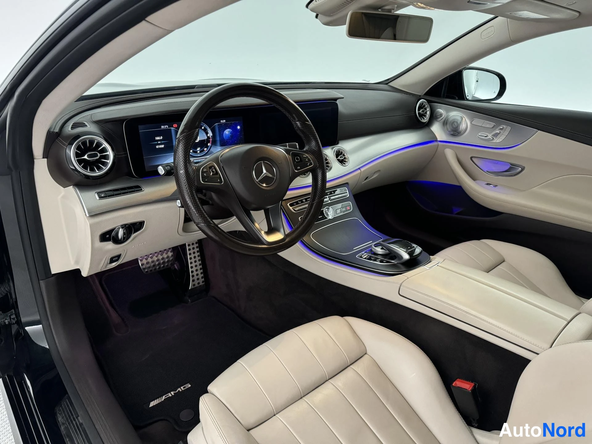 Vihreä Mercedes-Benz E 220 d 4MATIC 2017, ohjaamo, kuva 11