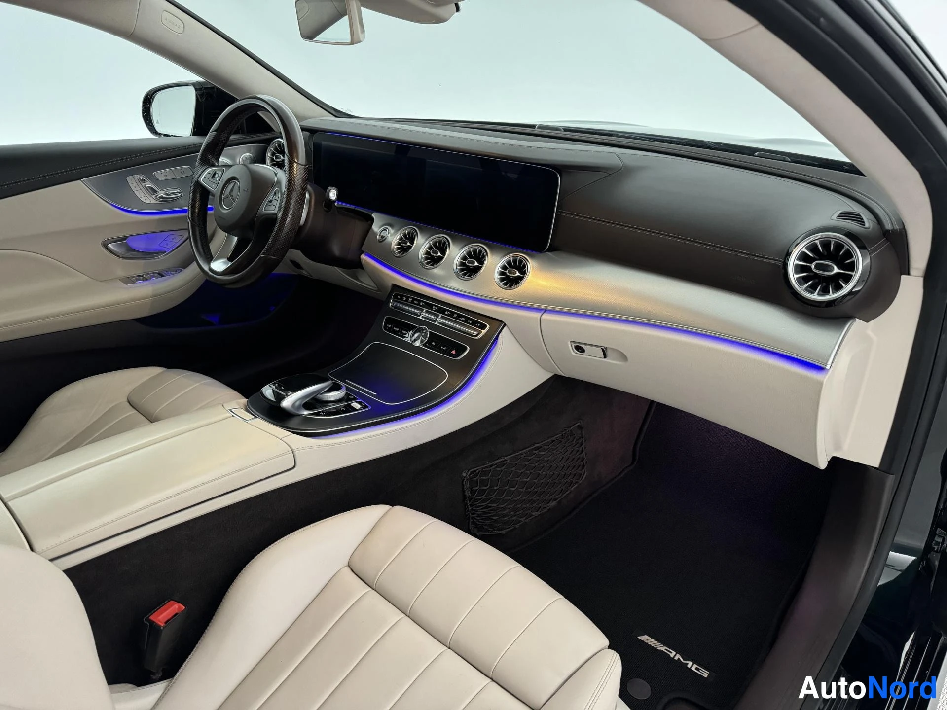 Vihreä Mercedes-Benz E 220 d 4MATIC 2017, ohjaamo, kuva 12