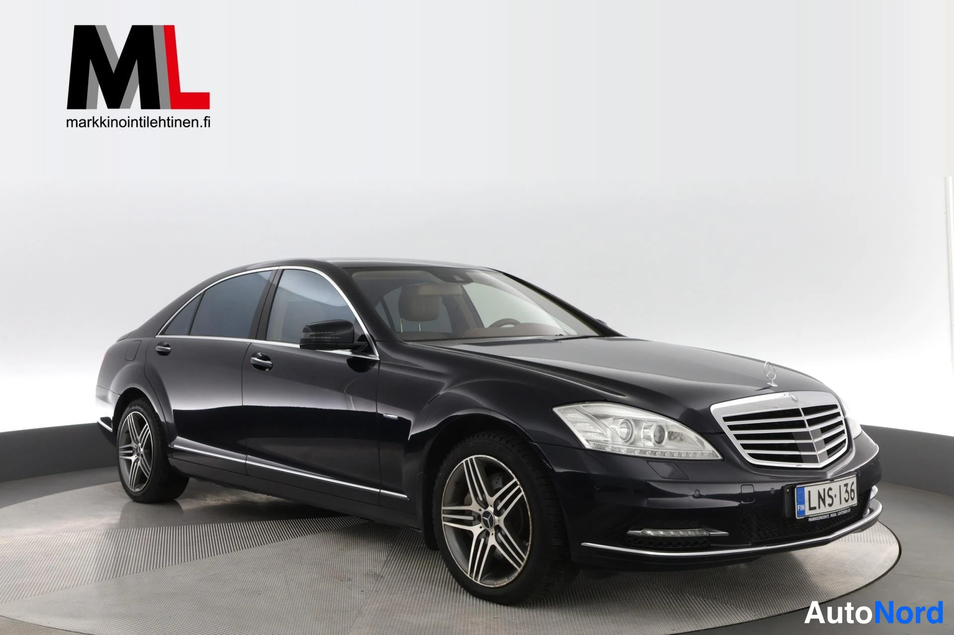 Sininen Mercedes-Benz S 350 BlueTEC 4MATIC 2011, etuviisto, keula oikealle, kuva 2