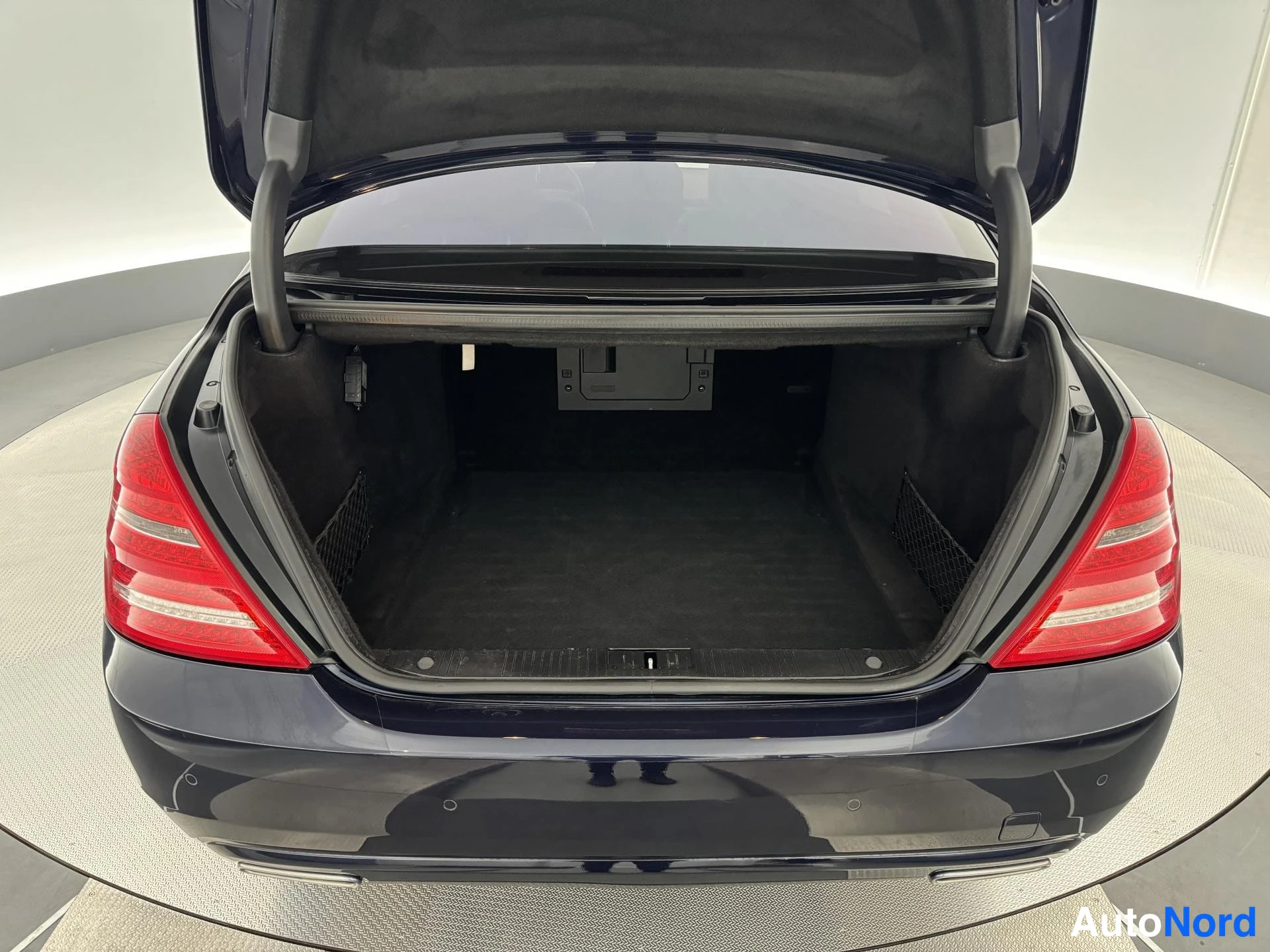 Sininen Mercedes-Benz S 350 BlueTEC 4MATIC 2011, tavaratila, kuva 22