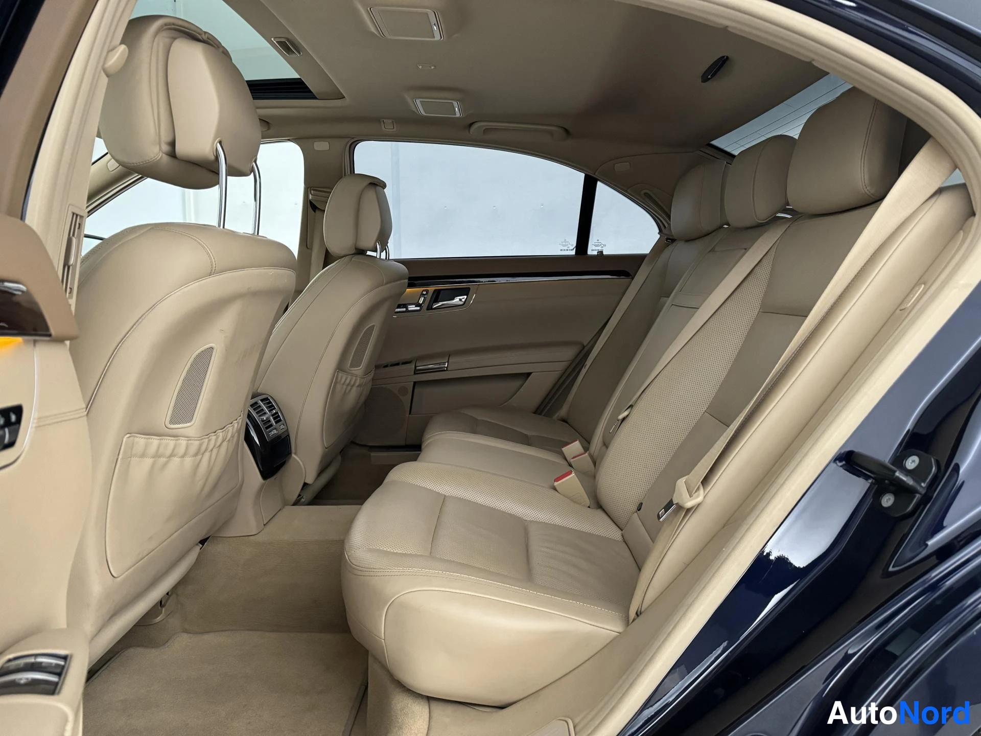 Sininen Mercedes-Benz S 350 BlueTEC 4MATIC 2011, takaistuimet, kuva 18