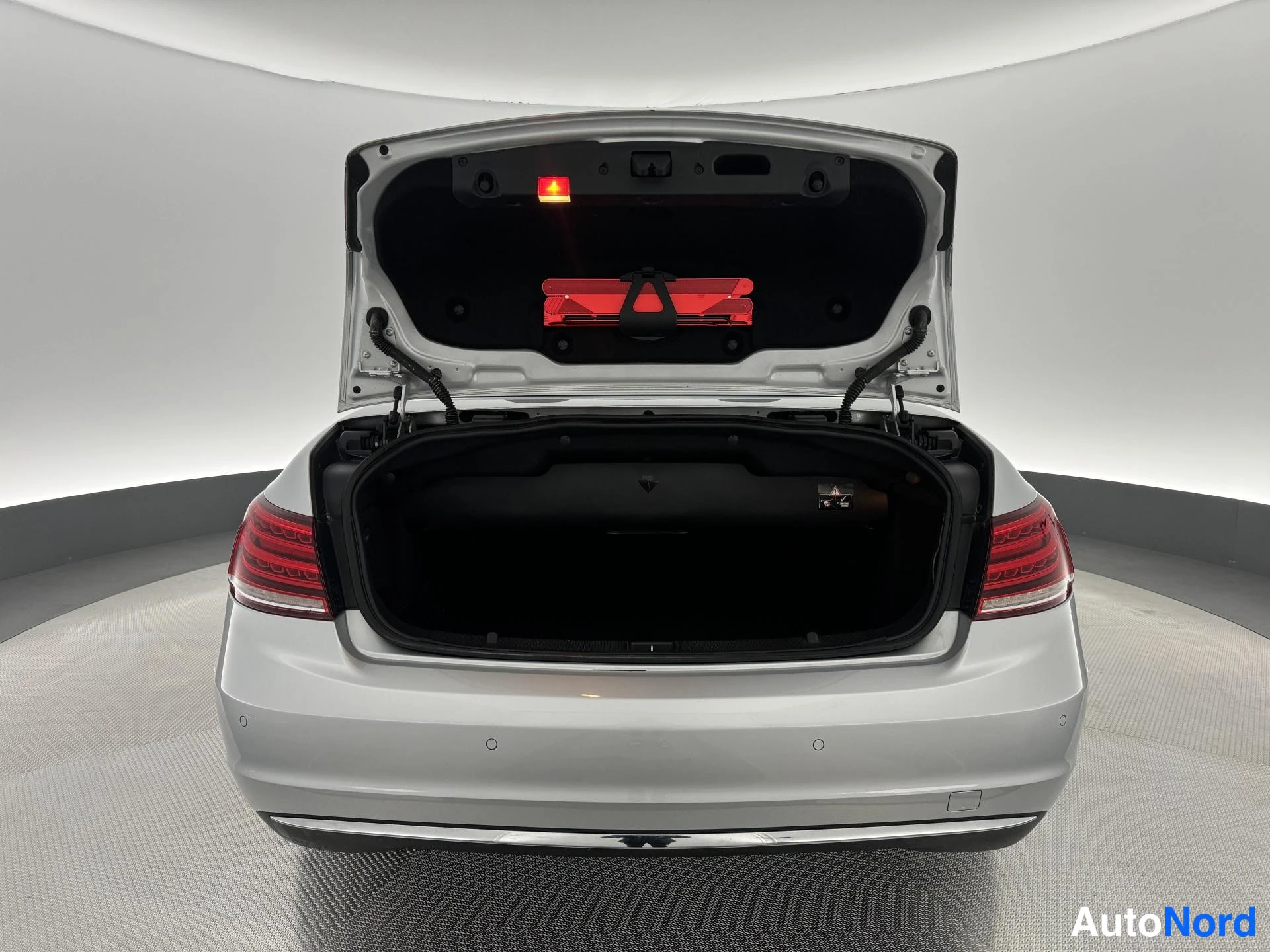 Harmaa Mercedes-Benz E 200 2013, takaa, kuva 14