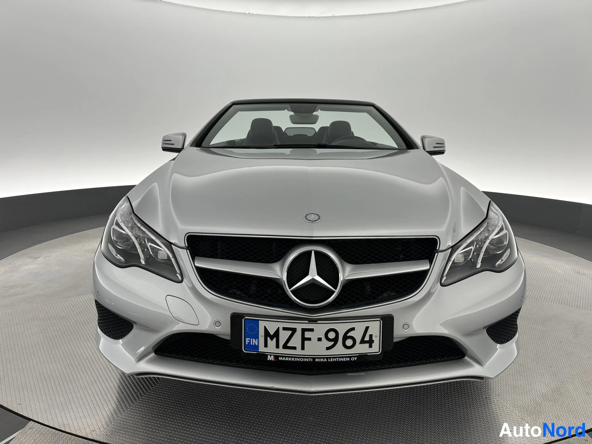 Harmaa Mercedes-Benz E 200 2013, edestä, kuva 7
