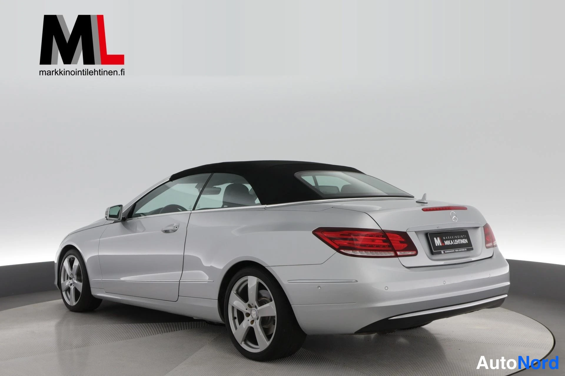 Harmaa Mercedes-Benz E 200 2013, takaviisto, kuva 12