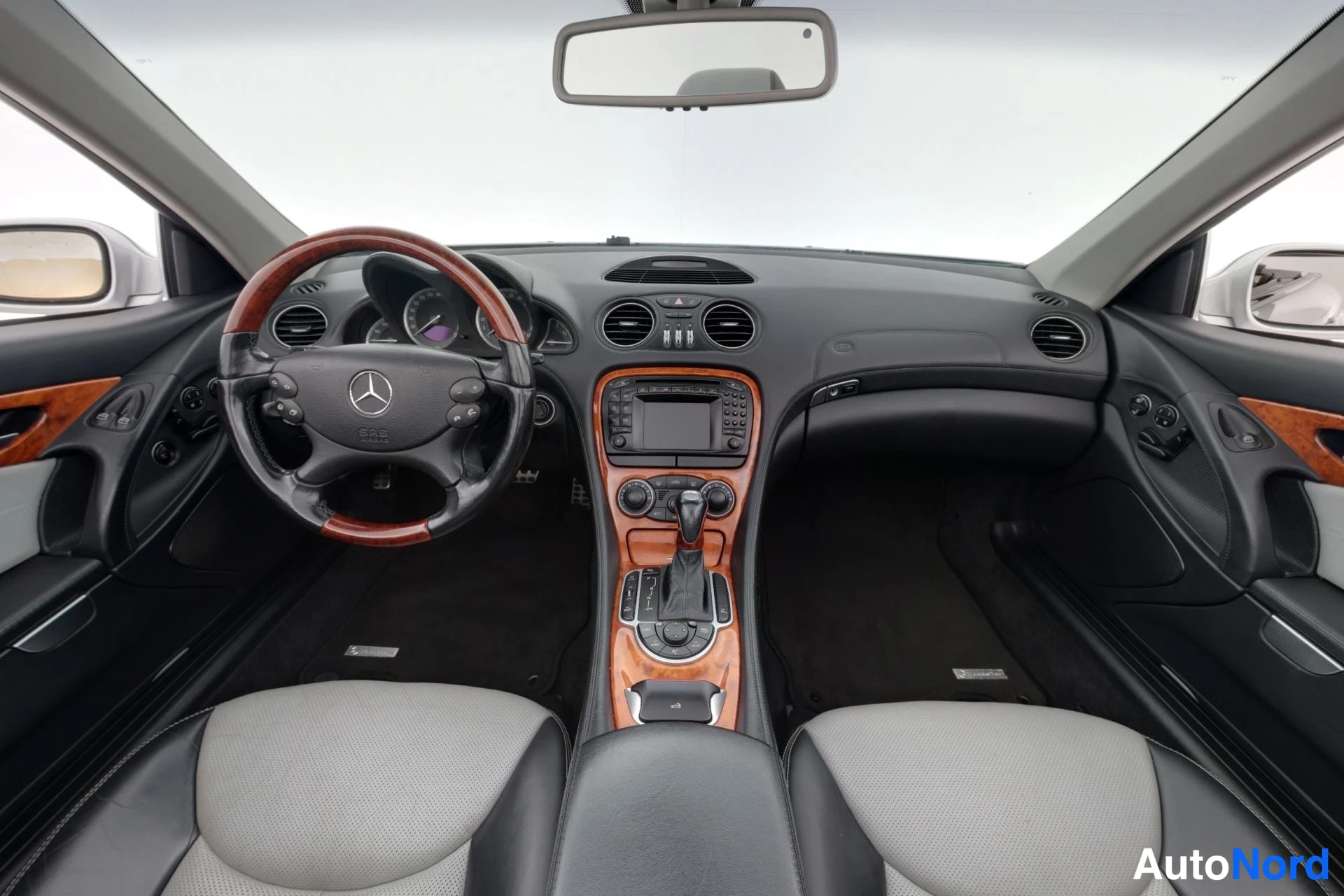 Hopea Mercedes-Benz SL 500 2002, ohjaamo, kuva 13