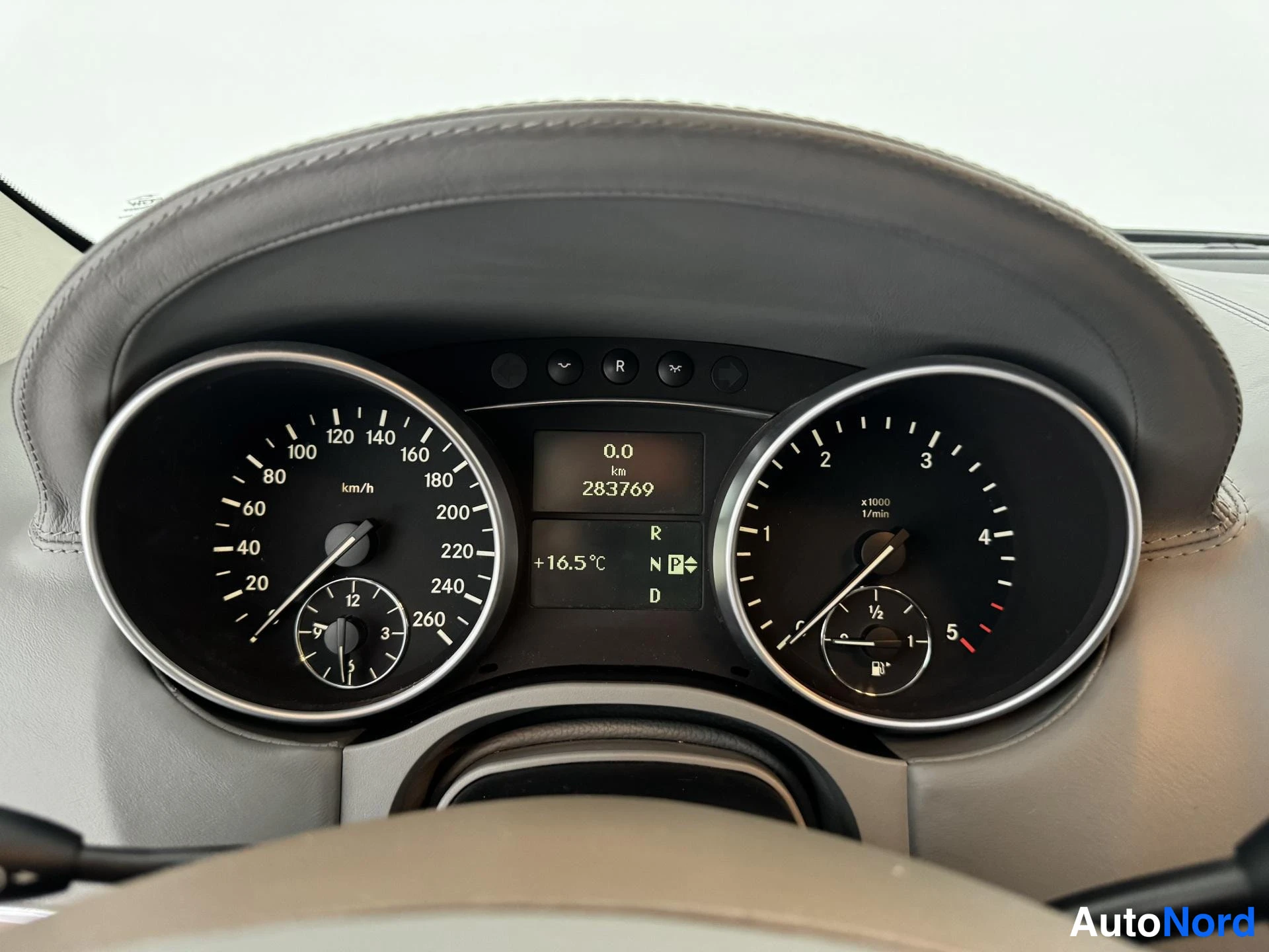 Harmaa Mercedes-Benz GL 420 CDI 4MATIC 2007, yksityiskohta, kuva 27