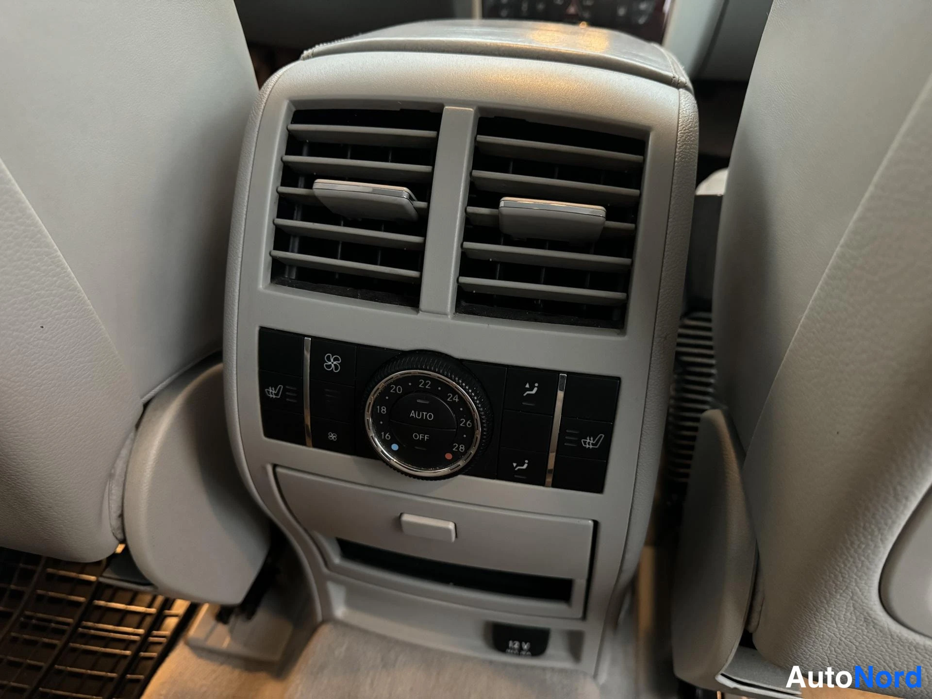 Harmaa Mercedes-Benz GL 420 CDI 4MATIC 2007, ohjaamo, kuva 15