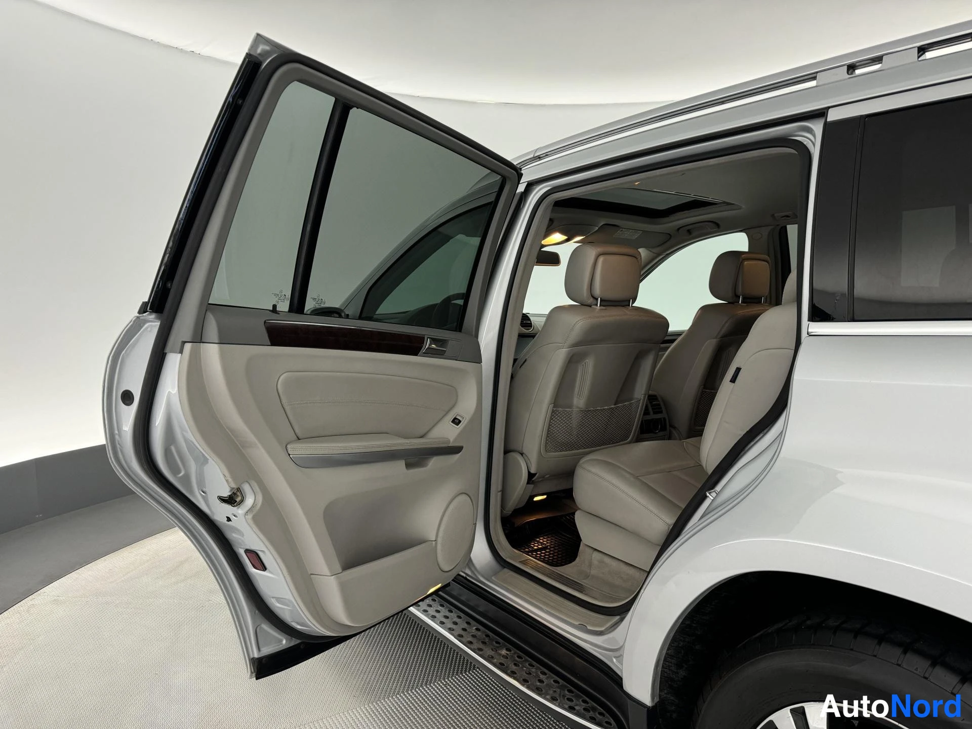 Harmaa Mercedes-Benz GL 420 CDI 4MATIC 2007, takaistuimet, kuva 23
