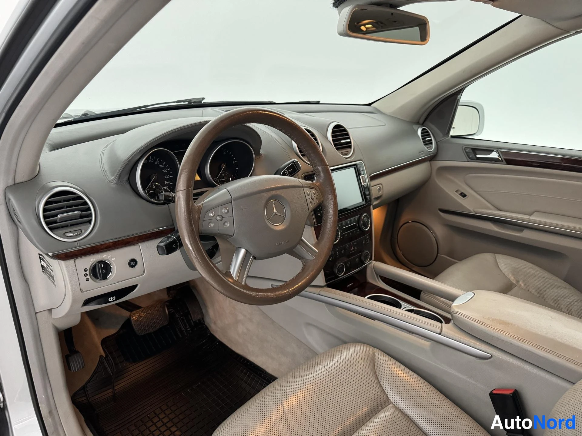 Harmaa Mercedes-Benz GL 420 CDI 4MATIC 2007, ohjaamo, kuva 10