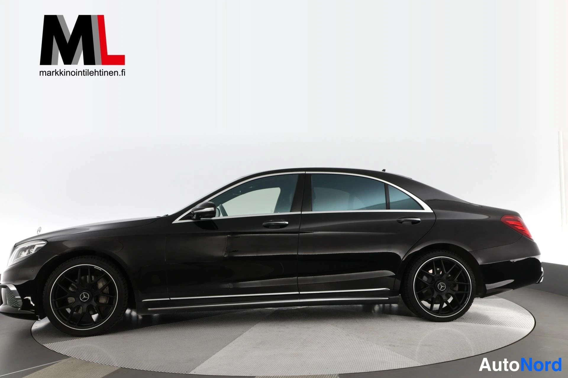 Musta Mercedes-Benz S 350 BlueTEC 2014, sivulta, kuva 3