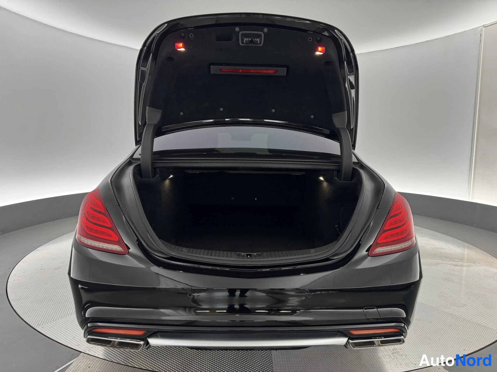 Musta Mercedes-Benz S 350 BlueTEC 2014, tavaratila, kuva 18