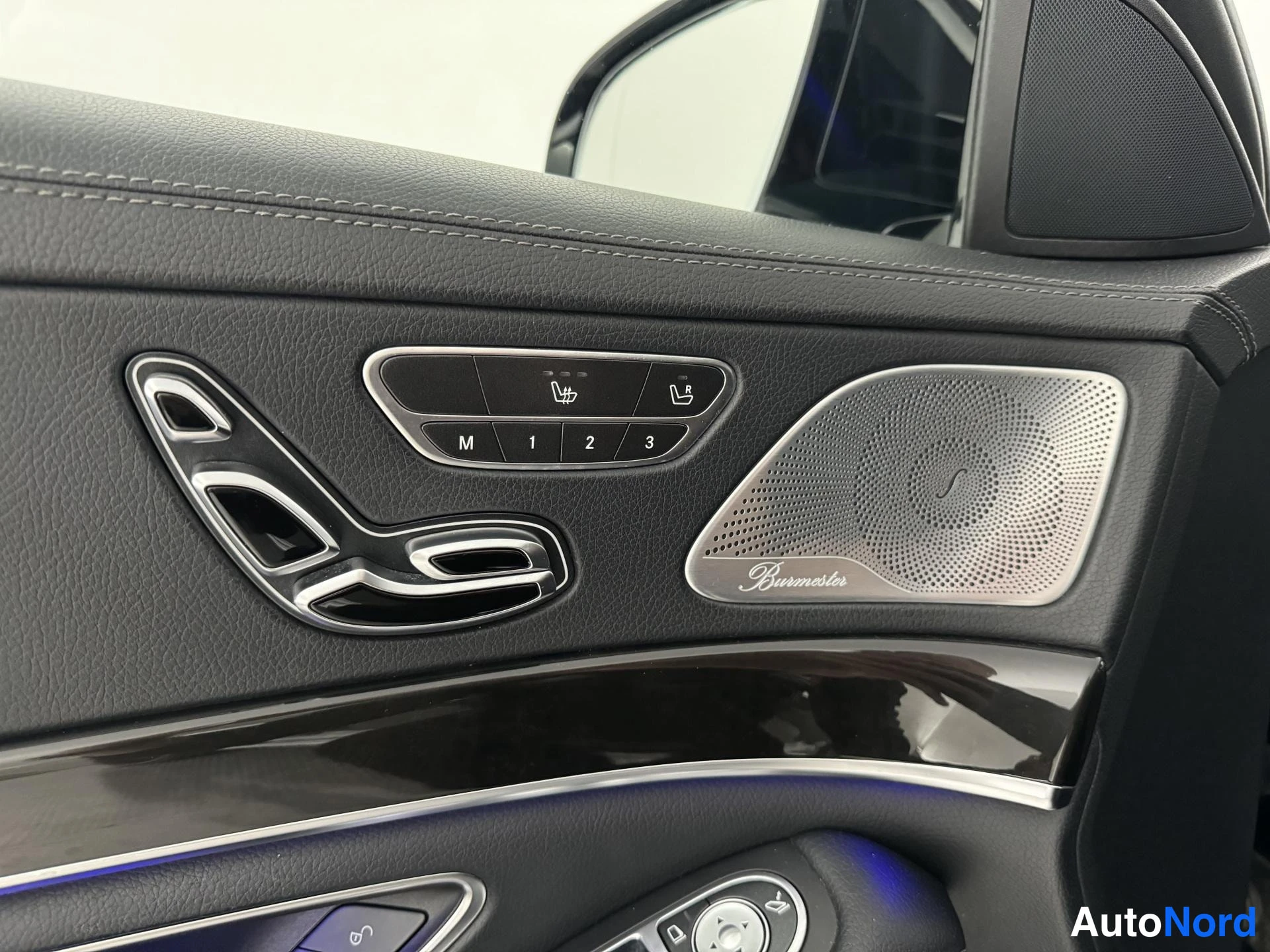 Musta Mercedes-Benz S 350 BlueTEC 2014, yksityiskohta, kuva 24
