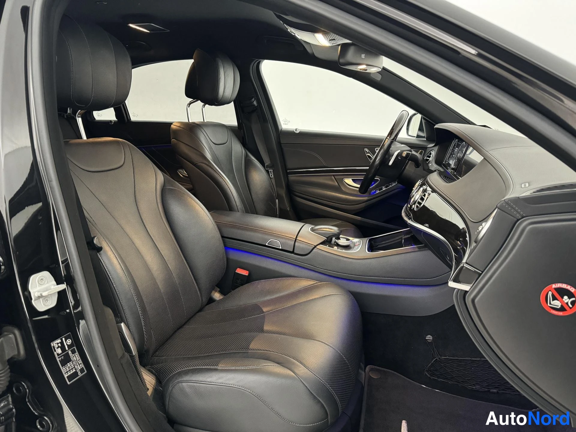 Musta Mercedes-Benz S 350 BlueTEC 2014, etuistuimet, kuva 13