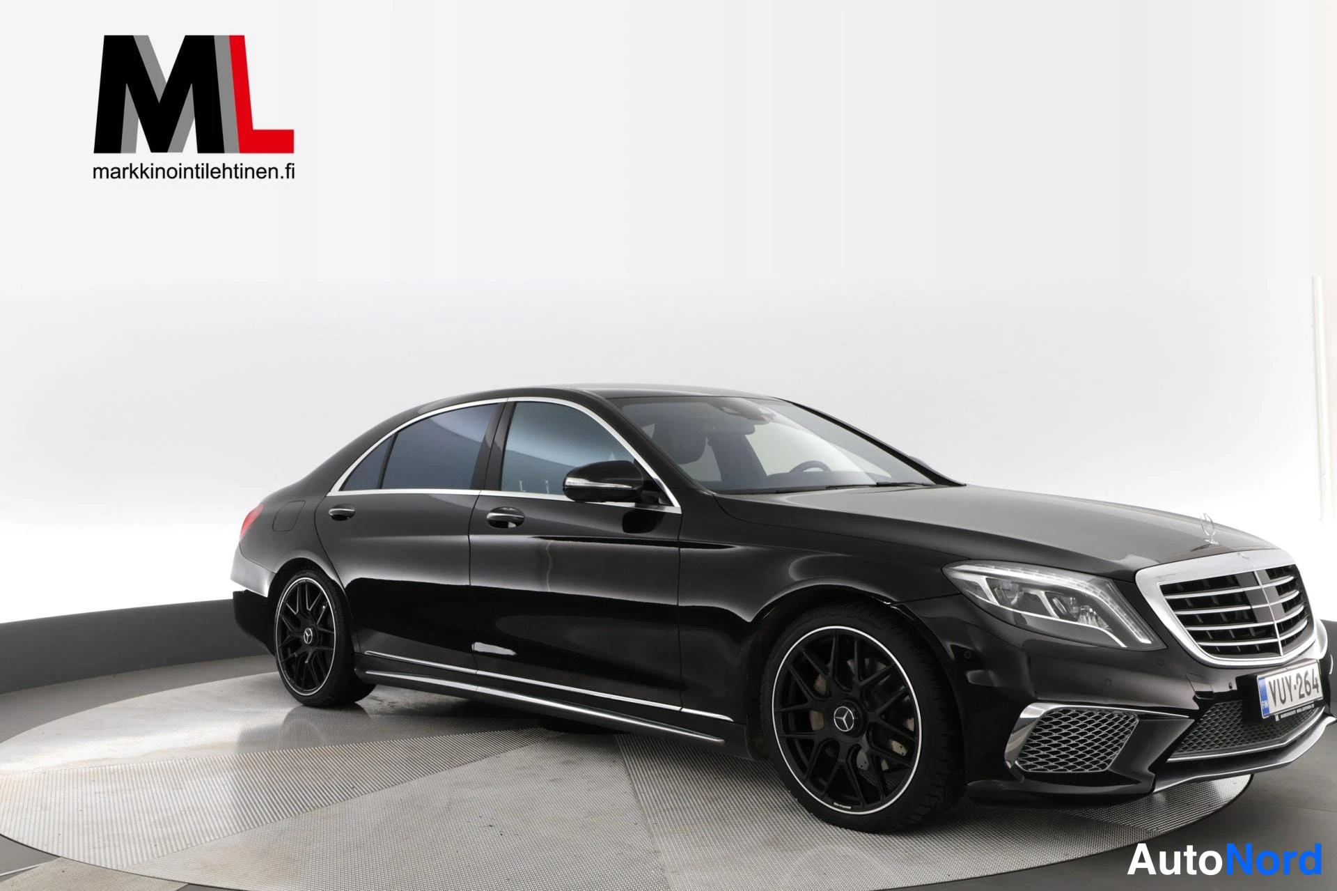 Musta Mercedes-Benz S 350 BlueTEC 2014, etuviisto, keula oikealle, kuva 2