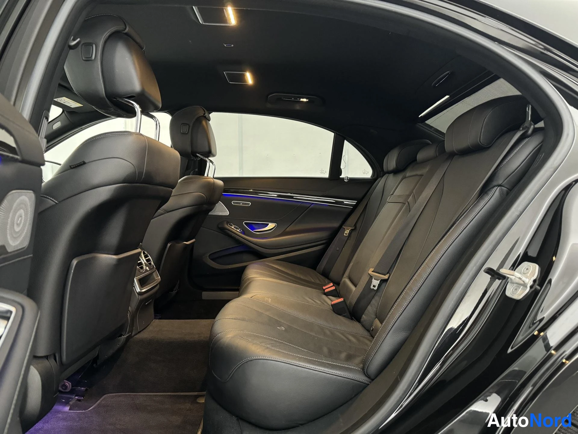 Musta Mercedes-Benz S 350 BlueTEC 2014, takaistuimet, kuva 14